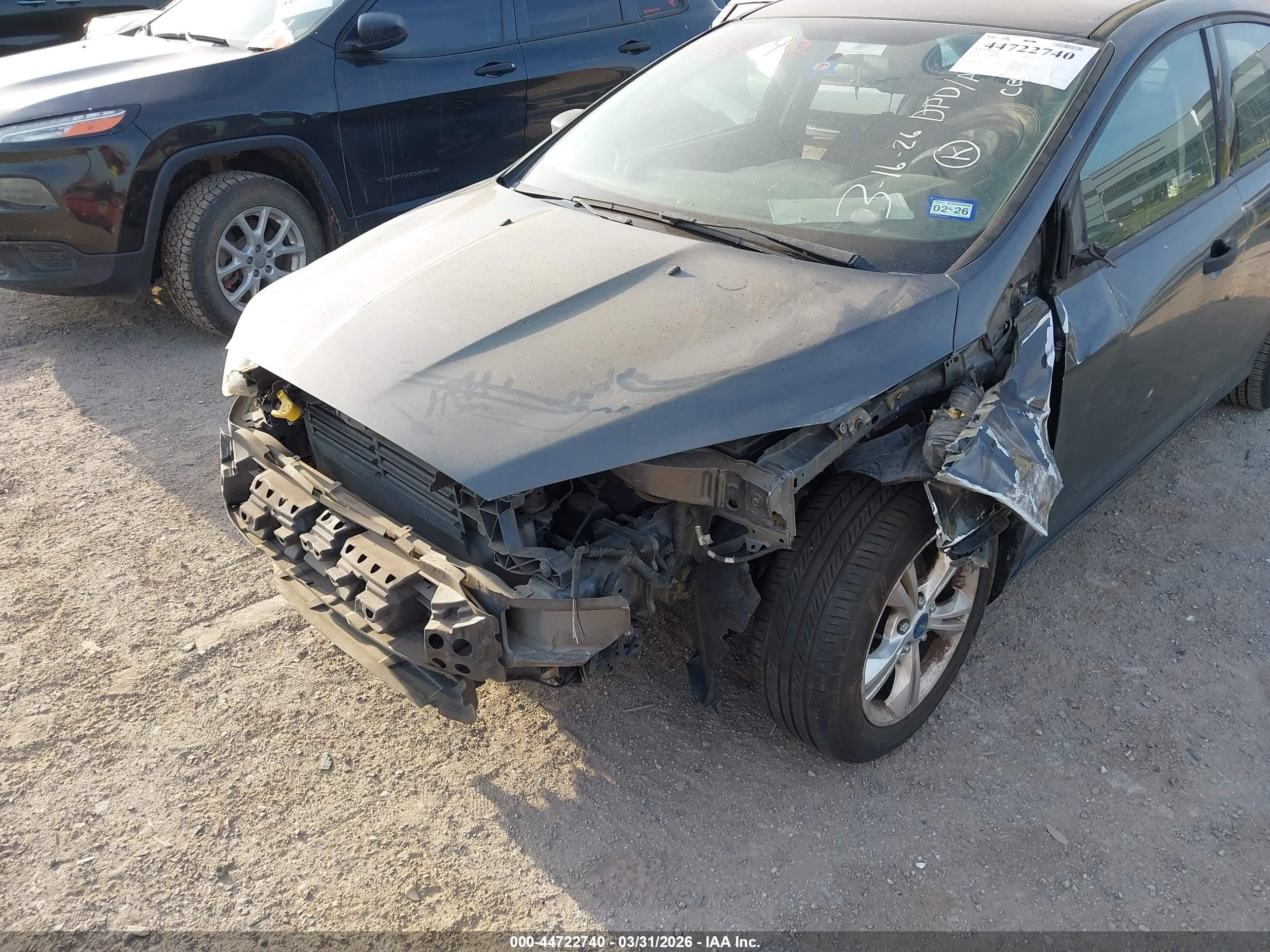FORD FOCUS image 6