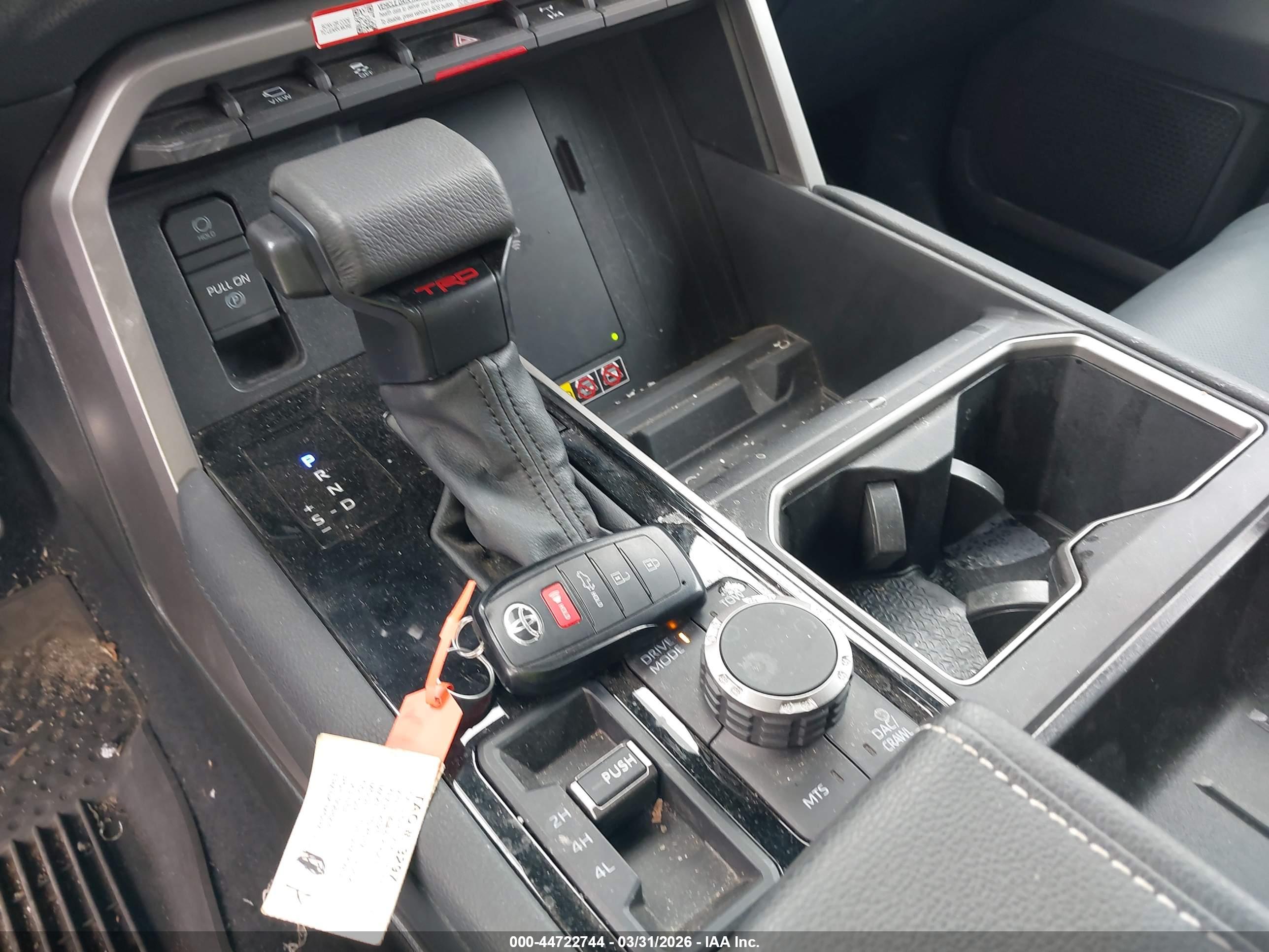 TOYOTA TUNDRA image 11