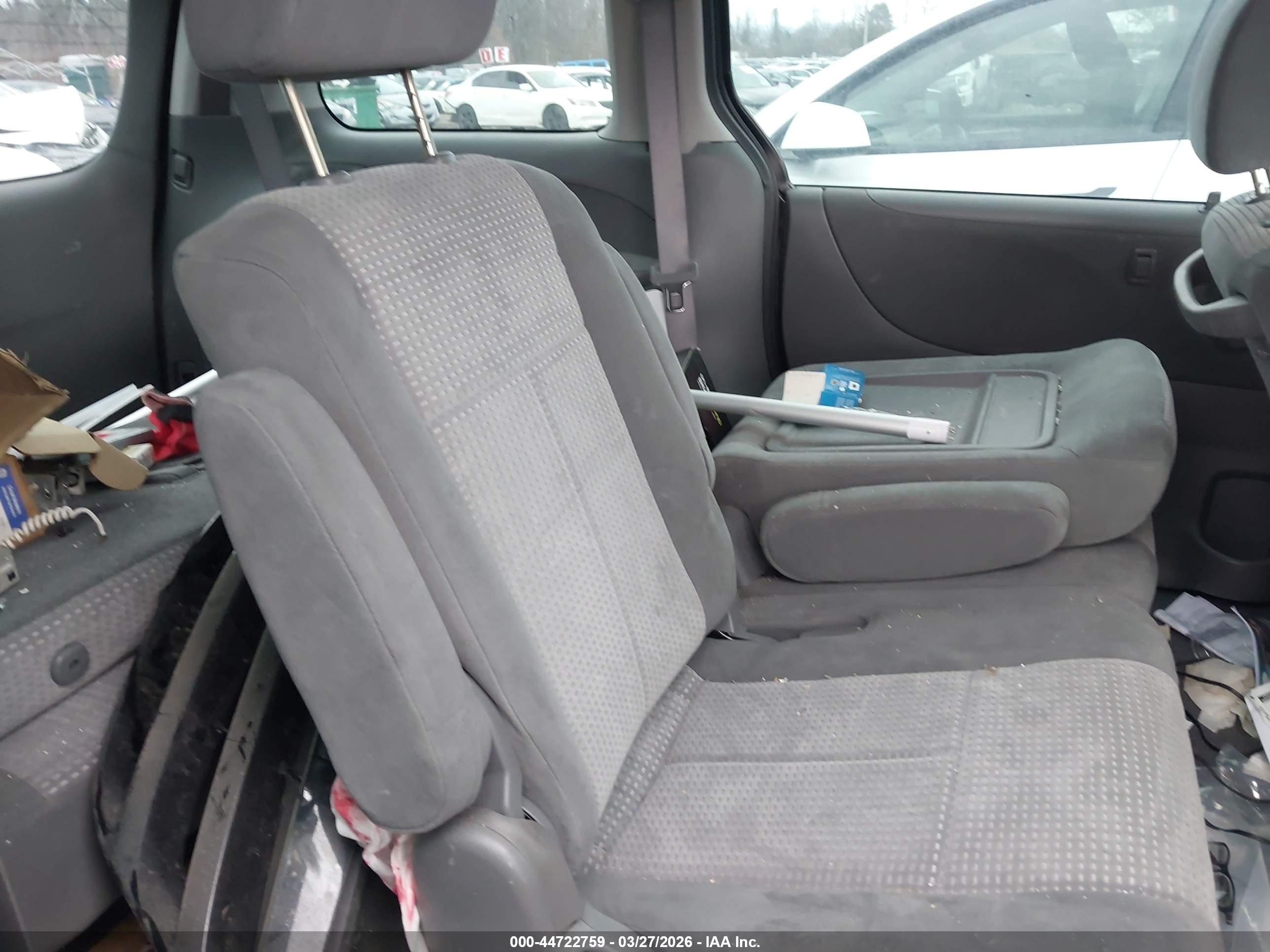 MAZDA MPV image 8