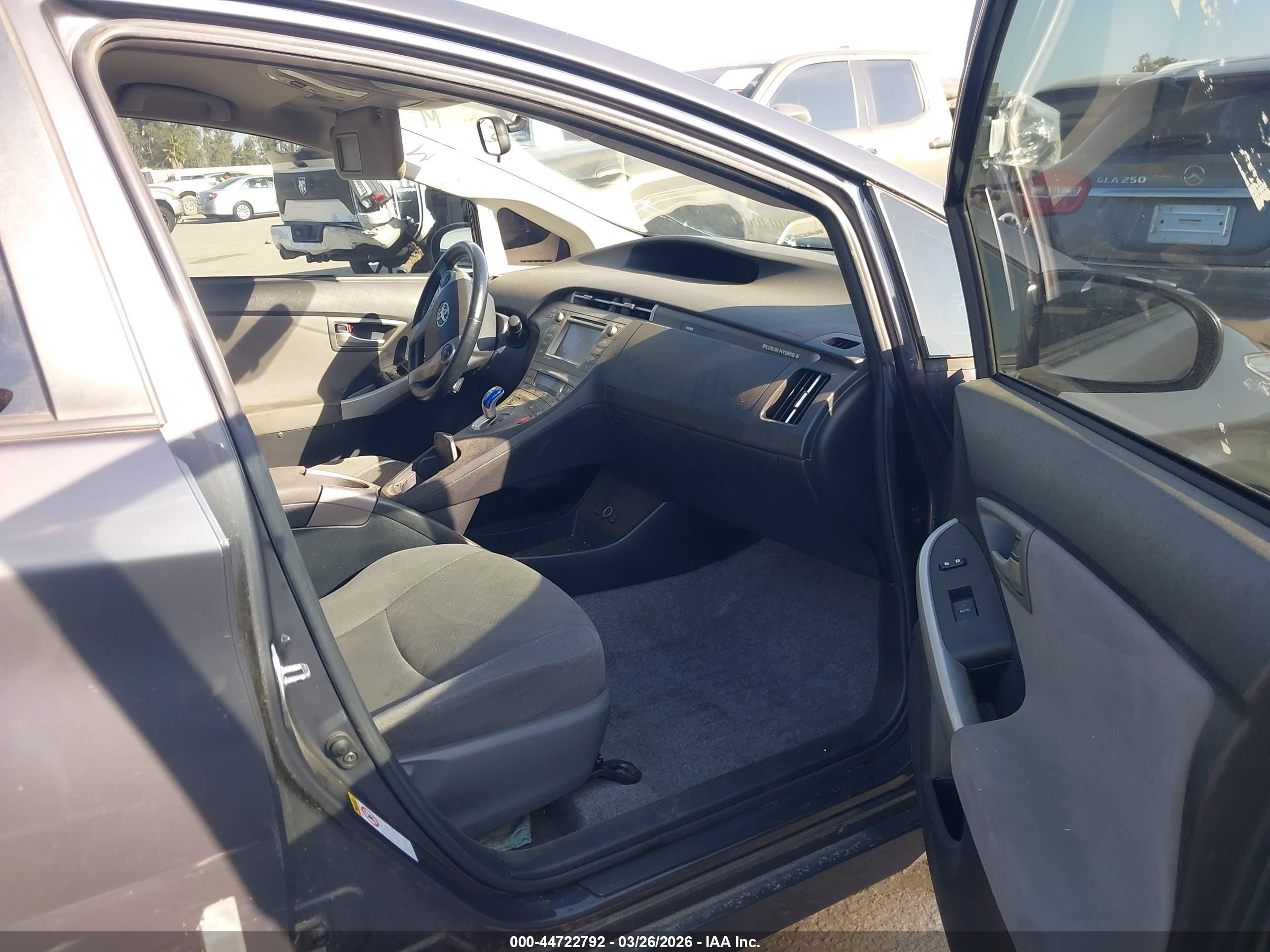 TOYOTA PRIUS image 5