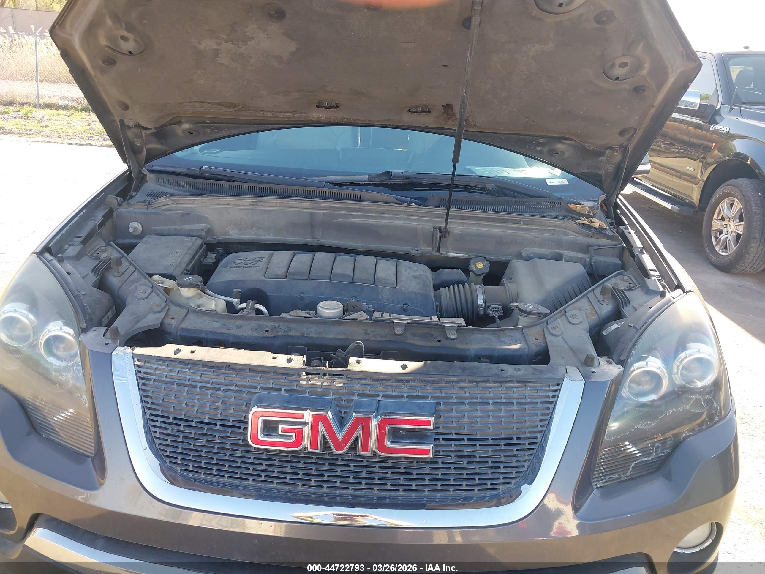 GMC ACADIA image 10