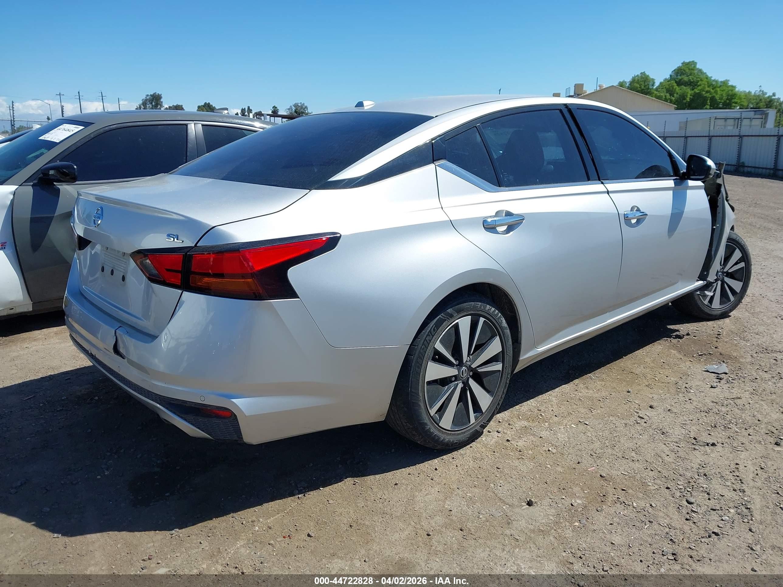 NISSAN ALTIMA image 4