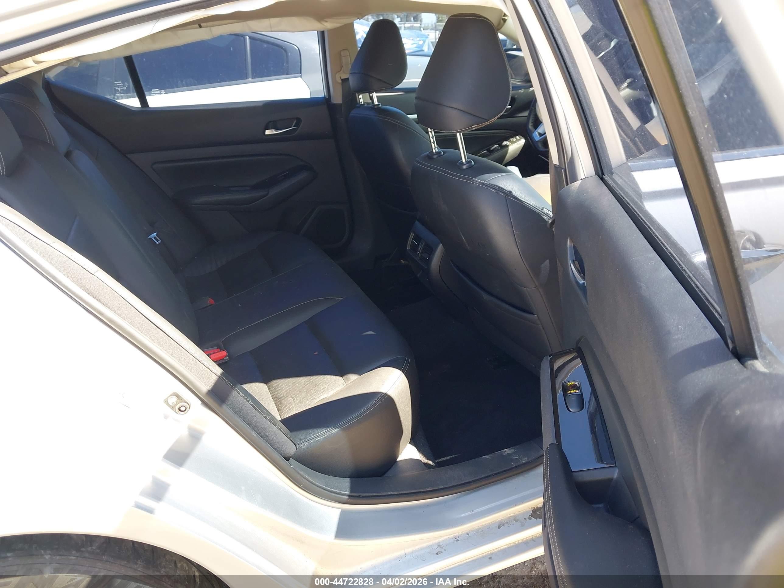 NISSAN ALTIMA image 8