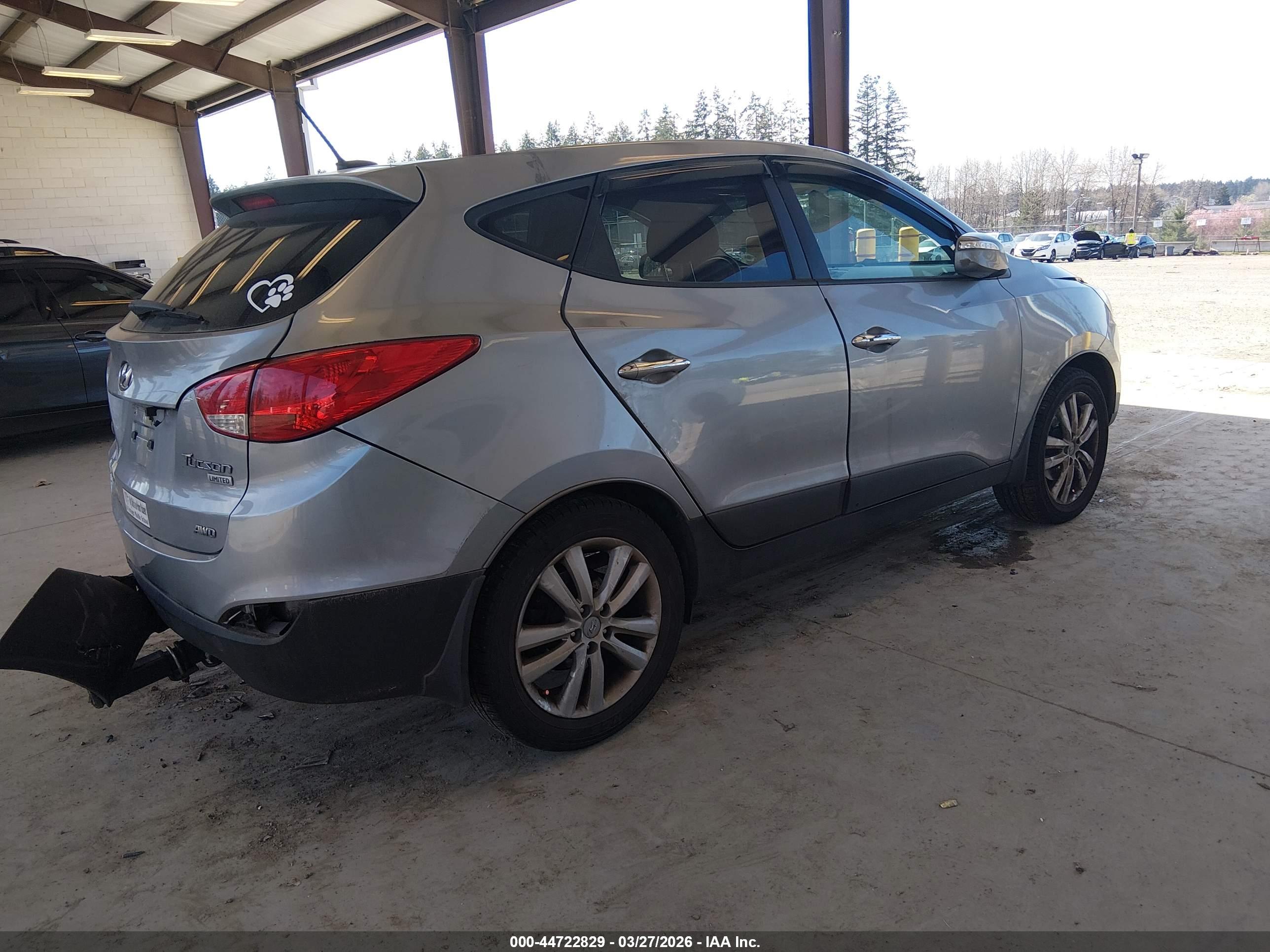 HYUNDAI TUCSON image 4