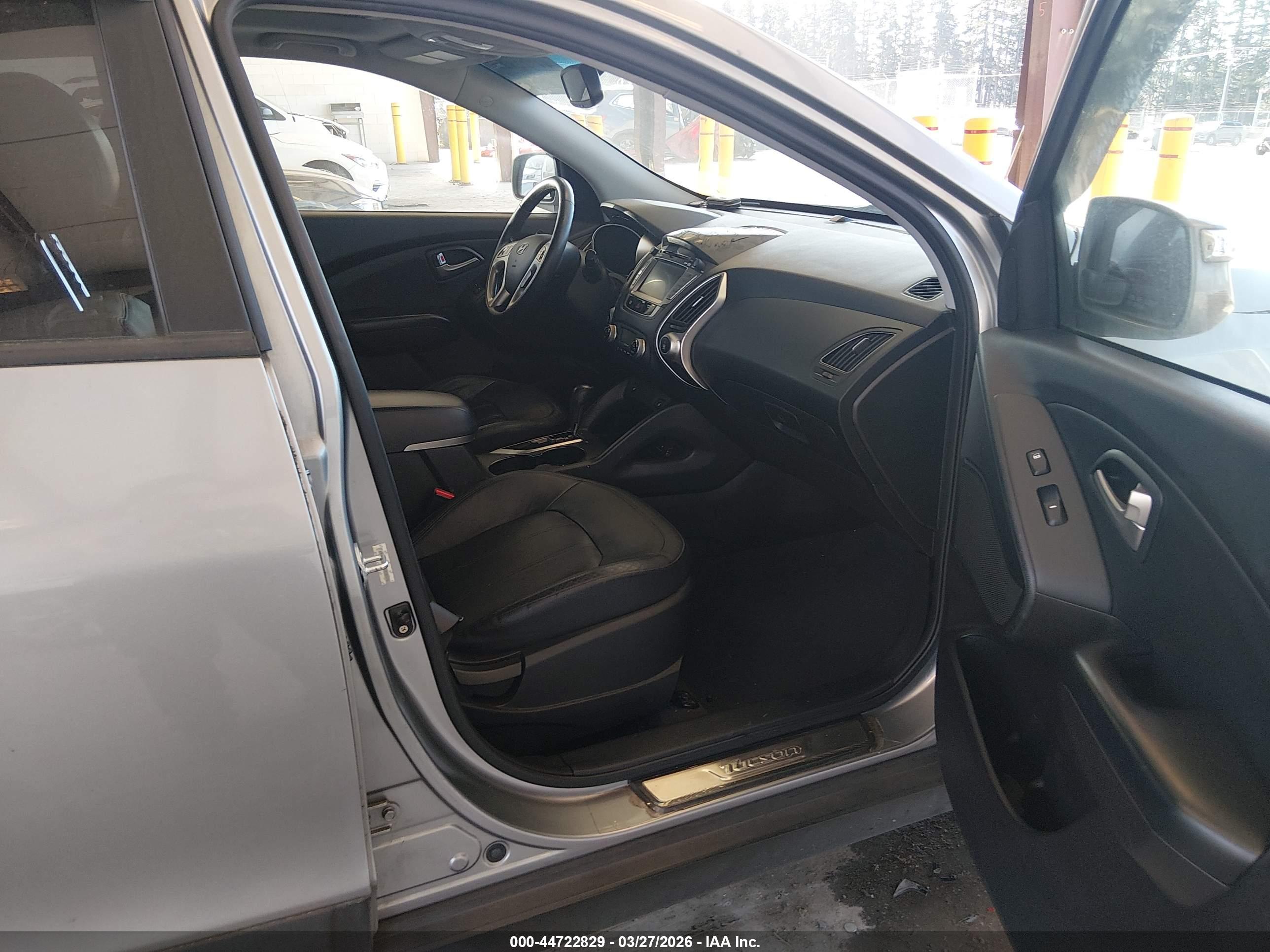 HYUNDAI TUCSON image 5