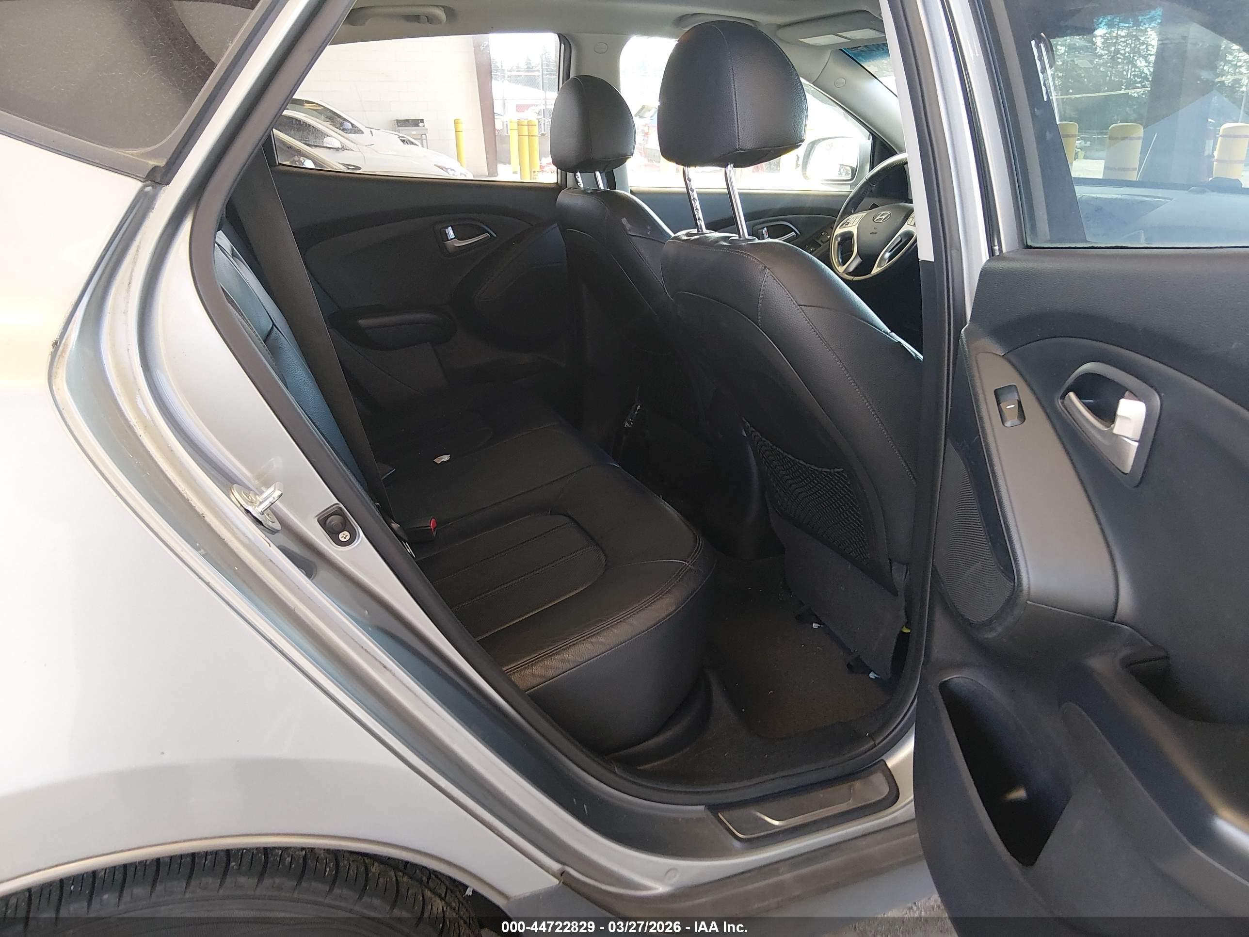 HYUNDAI TUCSON image 8