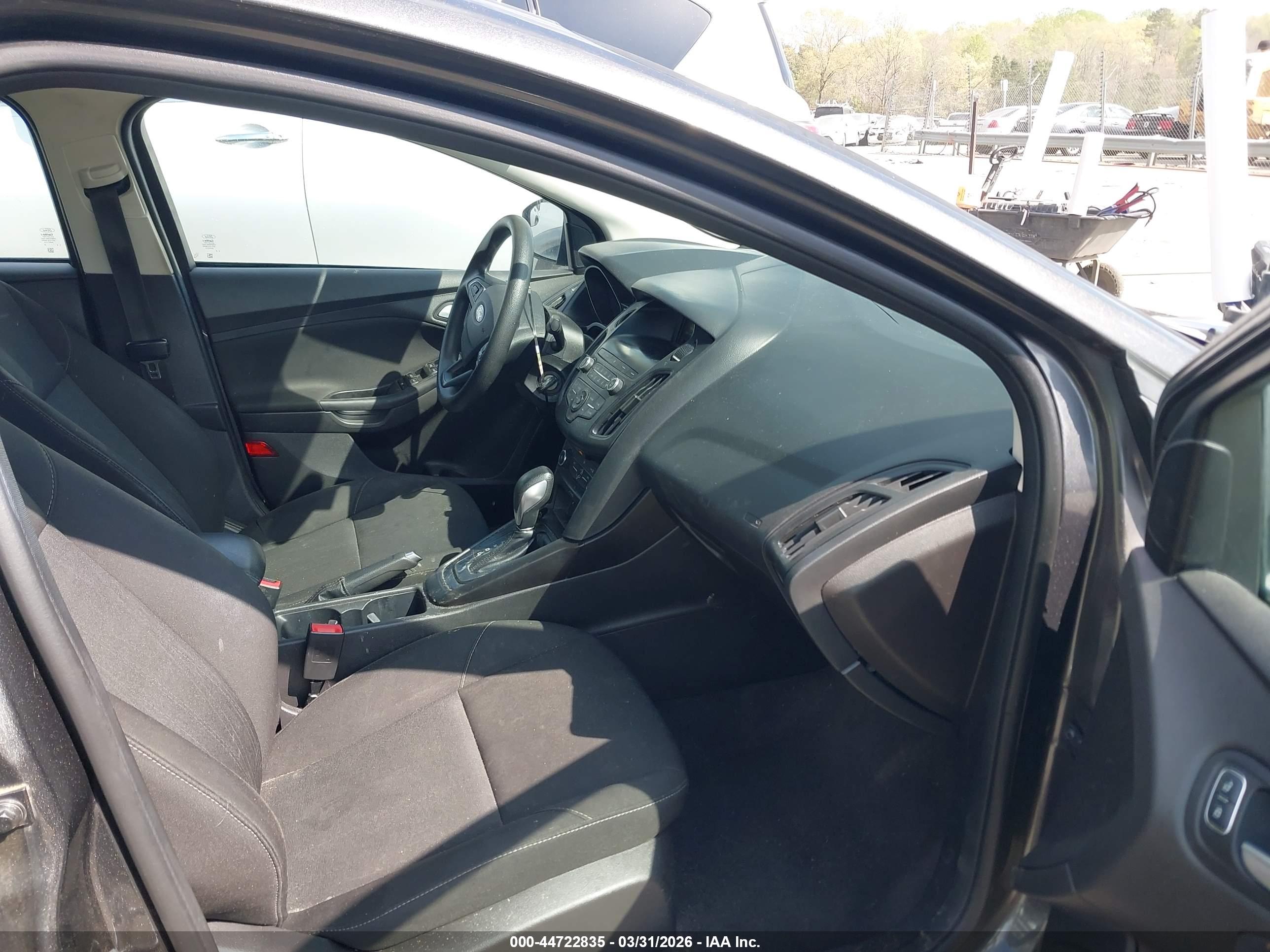 FORD FOCUS image 5
