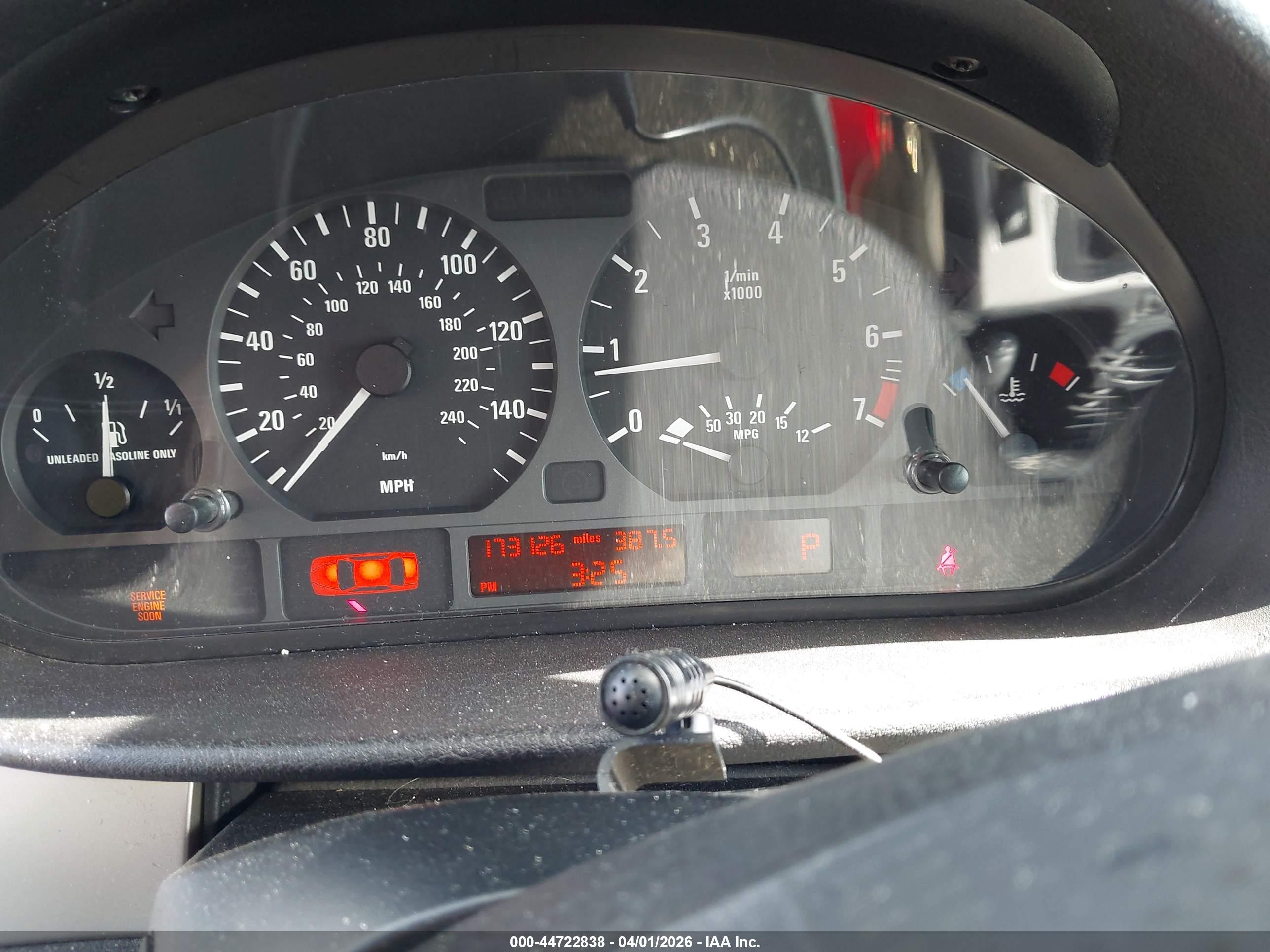 BMW 325I image 7