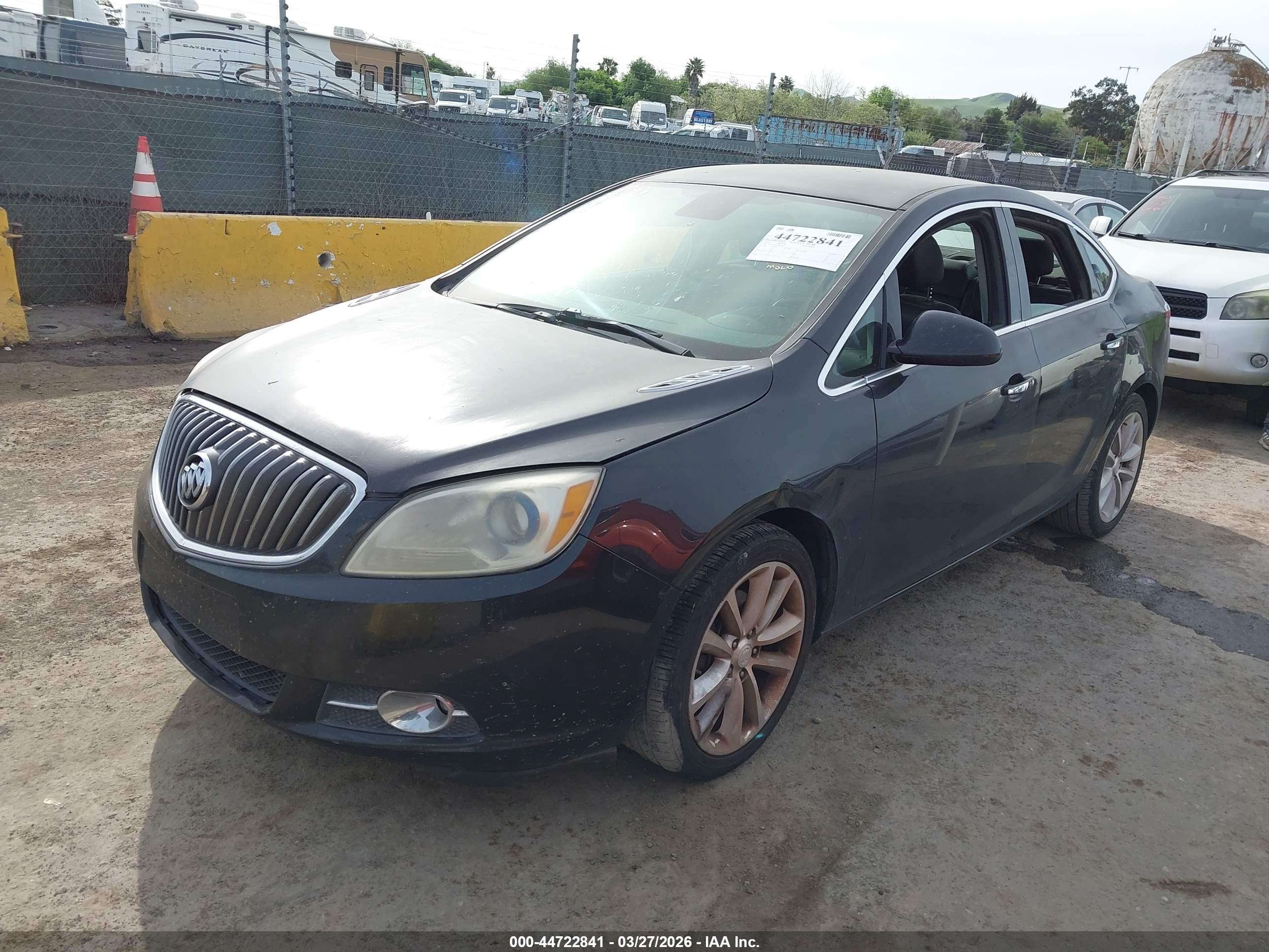 BUICK VERANO image 2