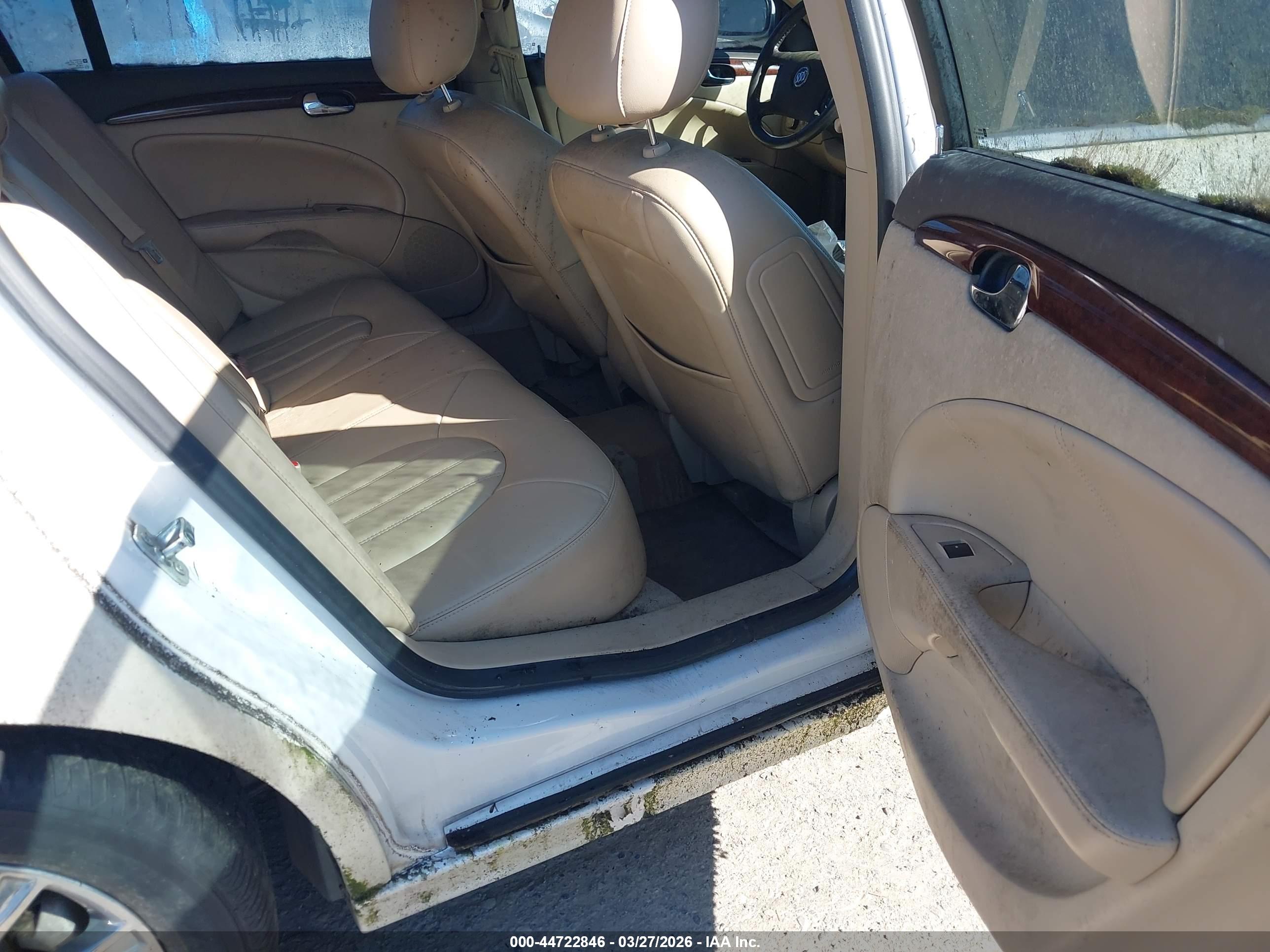 BUICK LUCERNE image 8