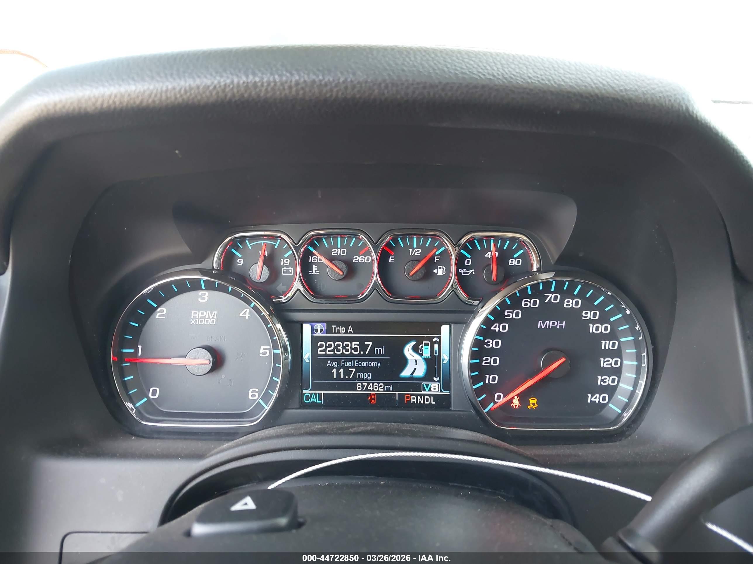 CHEVROLET SUBURBAN image 7
