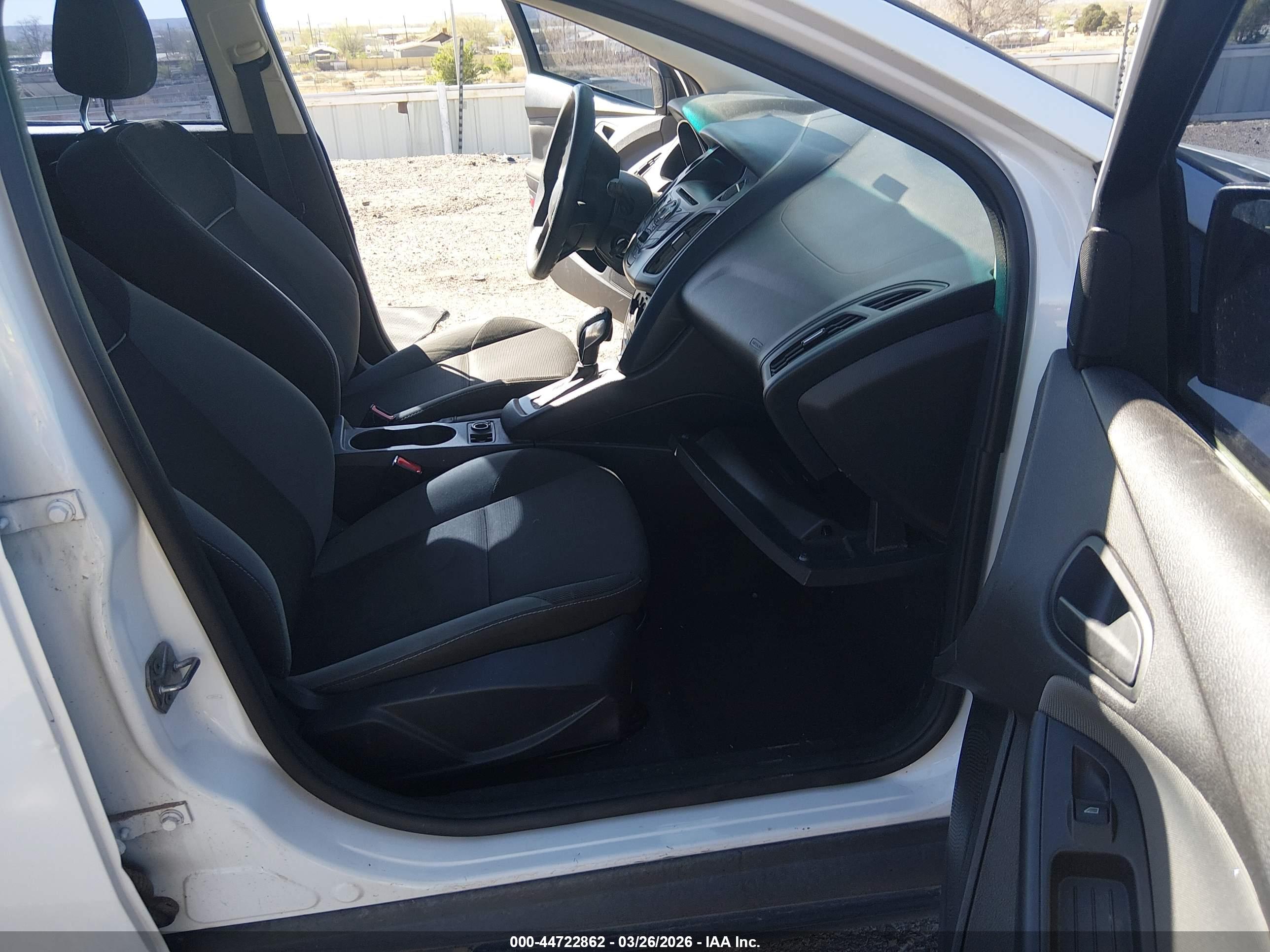 FORD FOCUS image 5