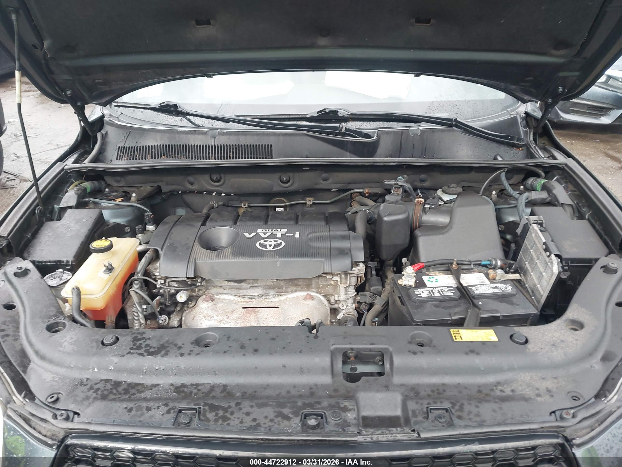 TOYOTA RAV4 image 10
