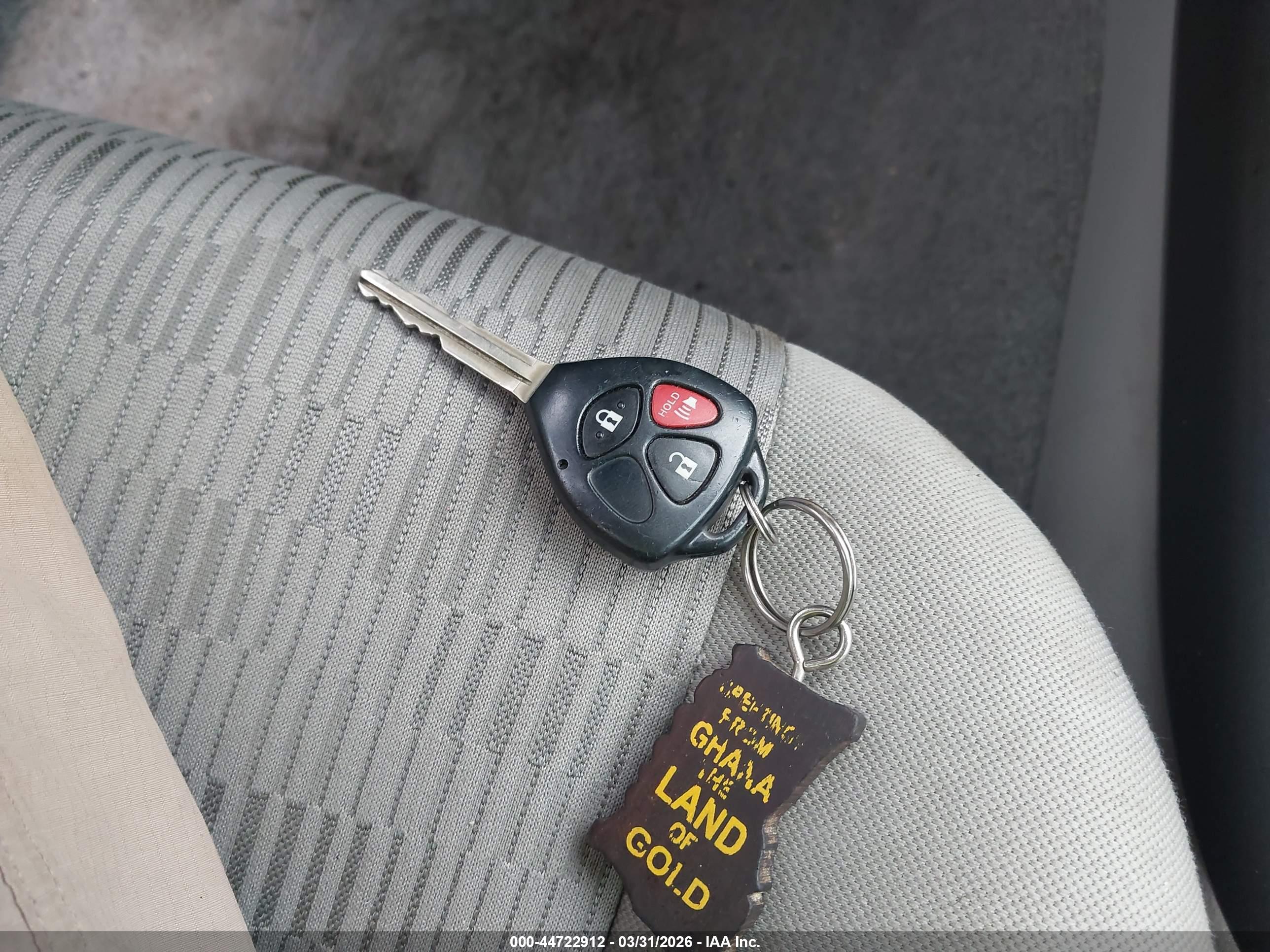 TOYOTA RAV4 image 11