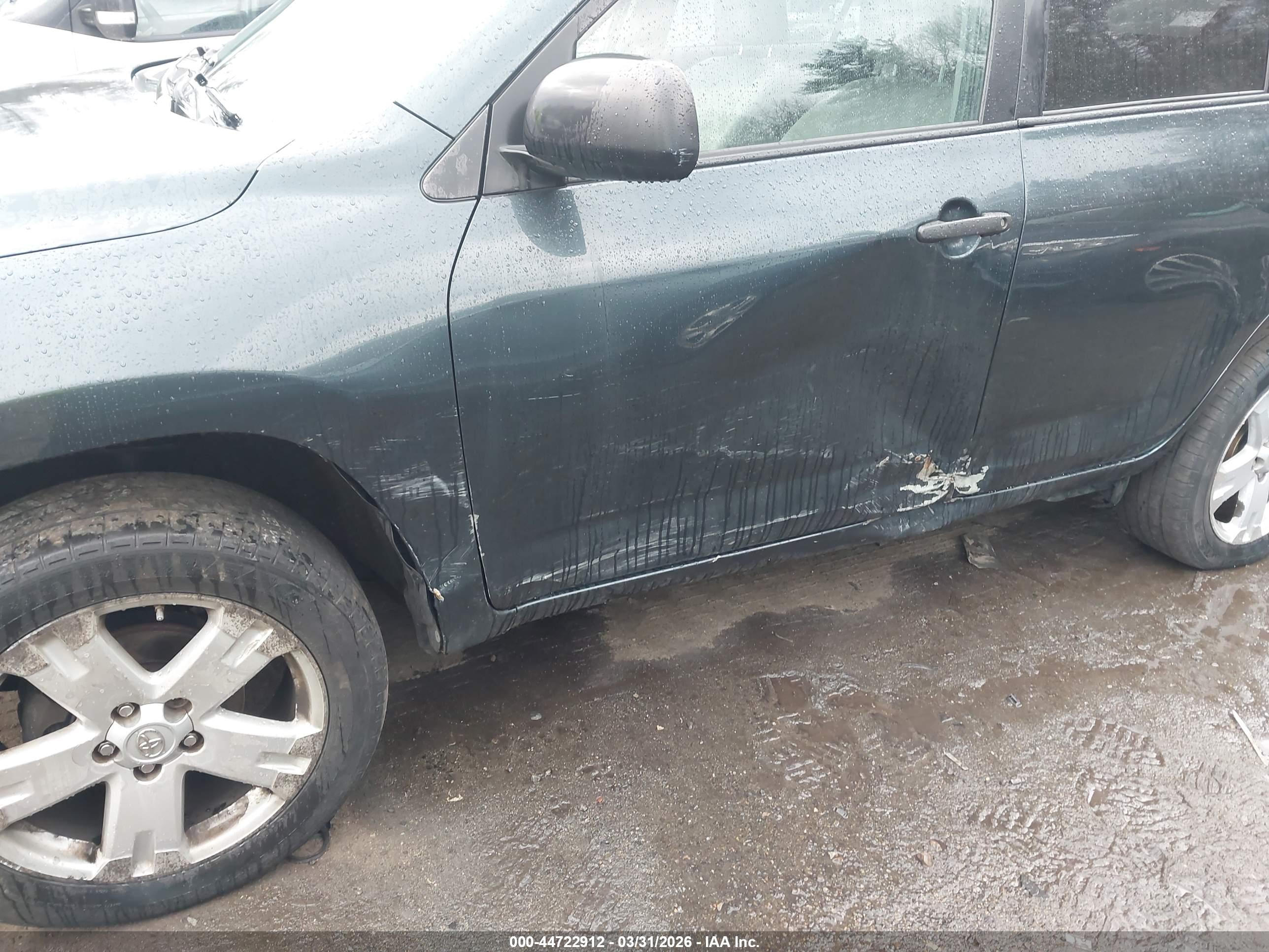 TOYOTA RAV4 image 6