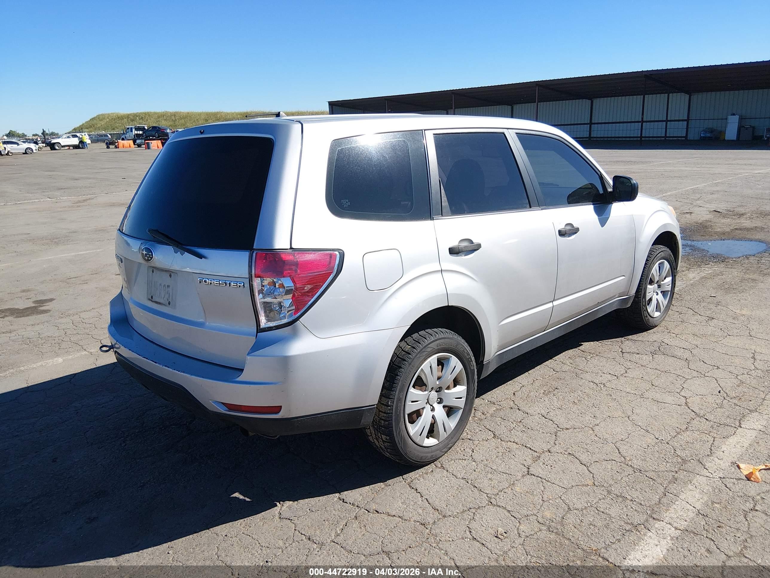 SUBARU FORESTER image 4