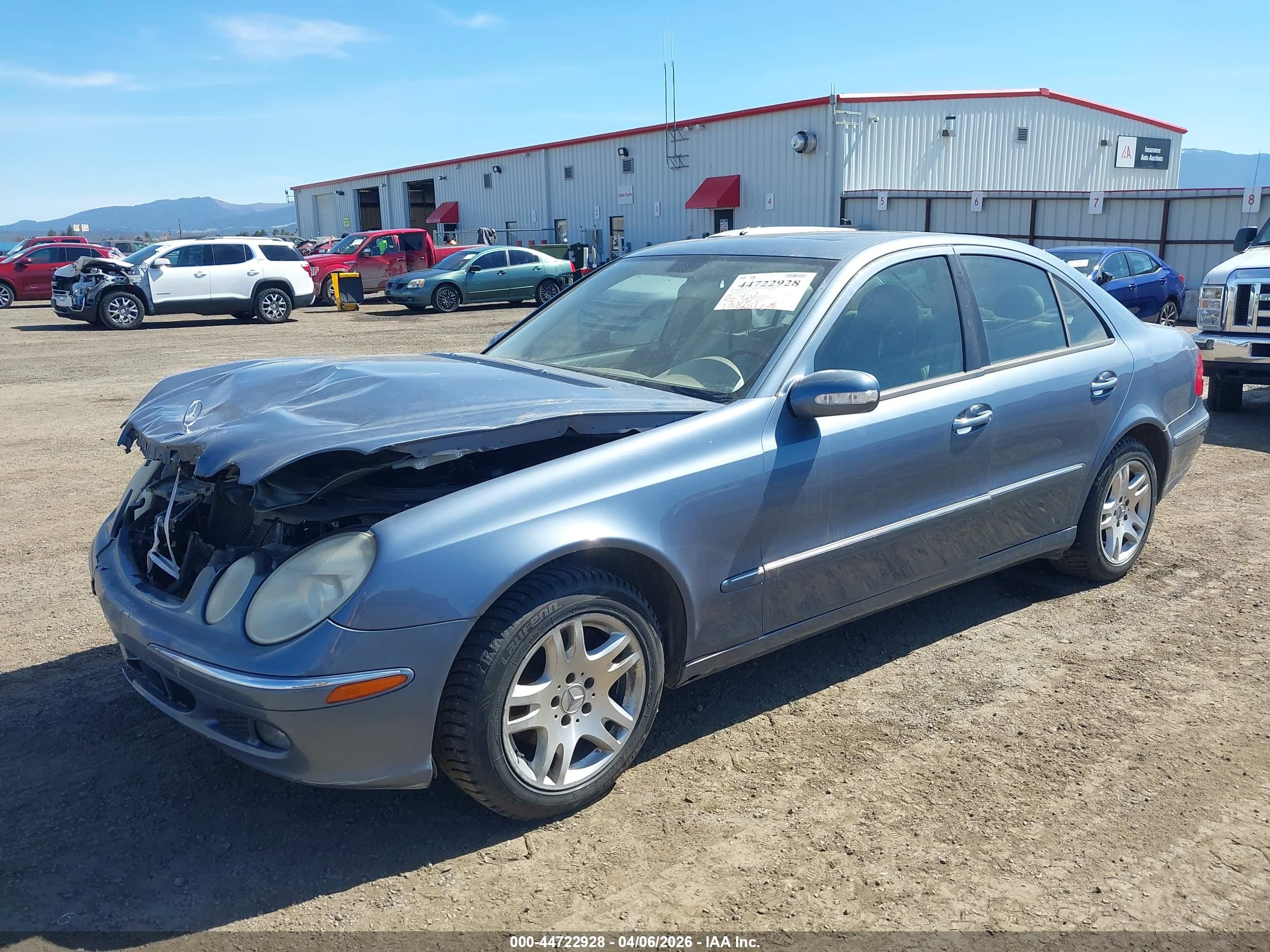 MERCEDES-BENZ E image 2
