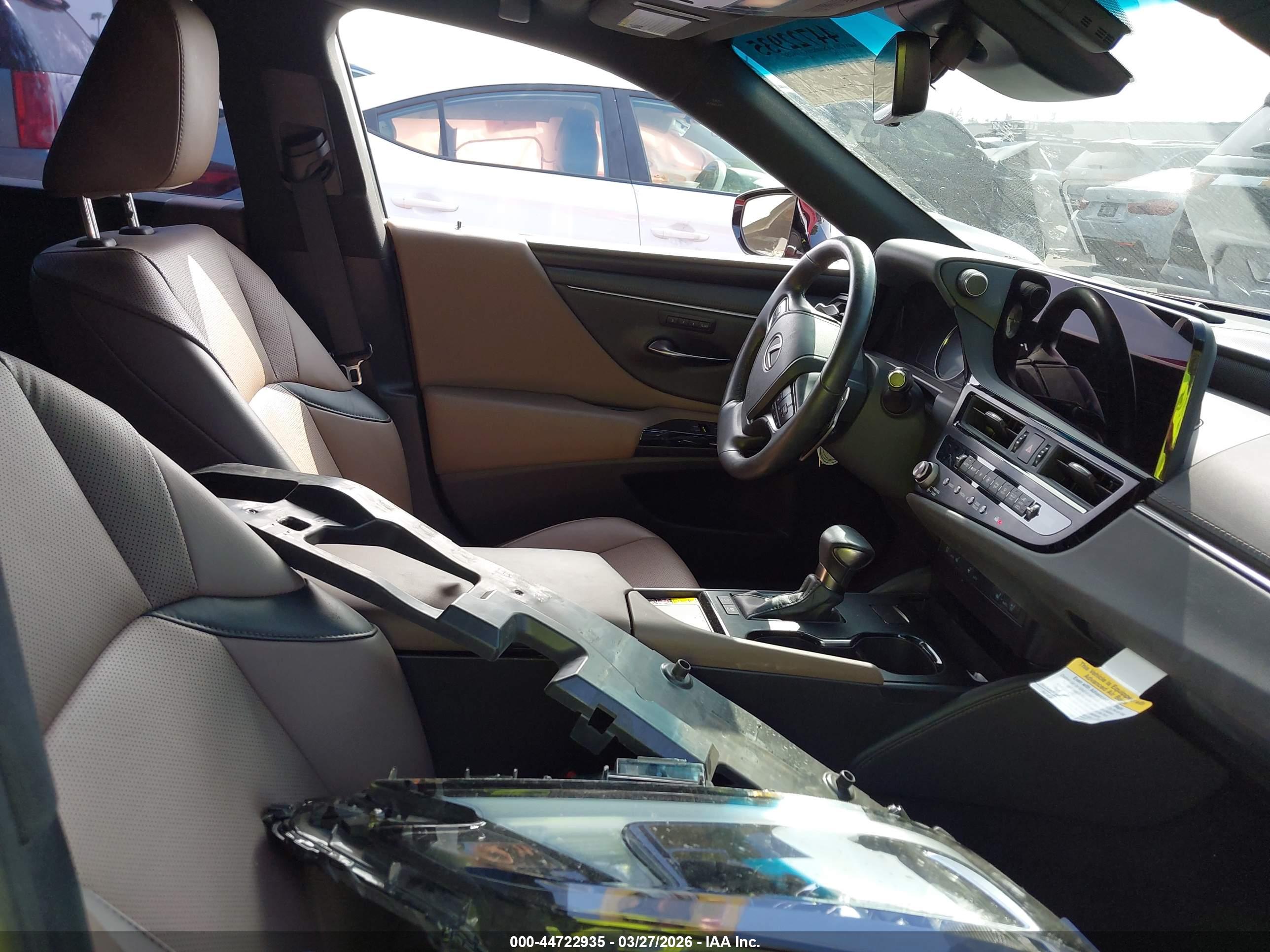 LEXUS ES image 5