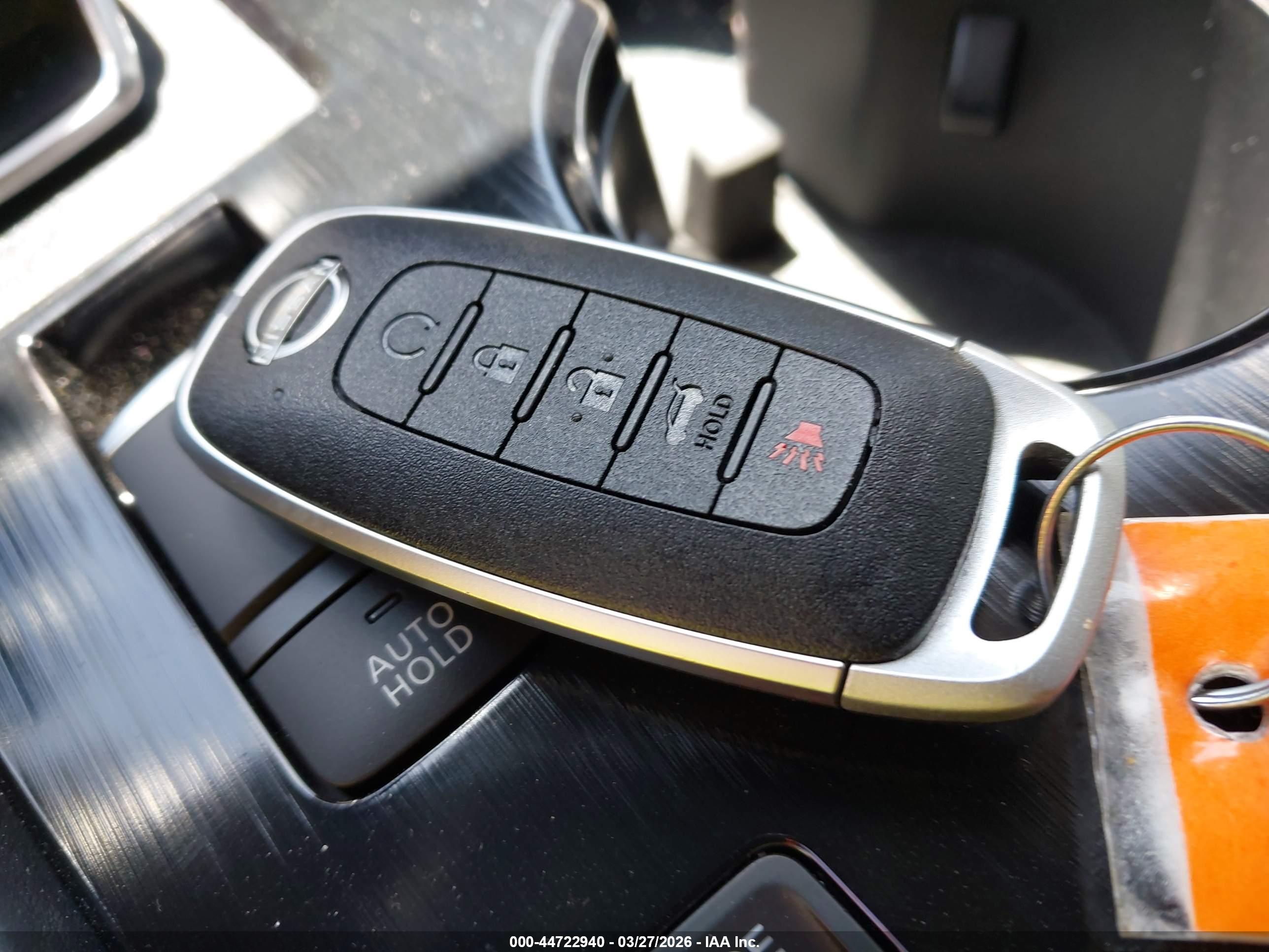 NISSAN ROGUE image 11