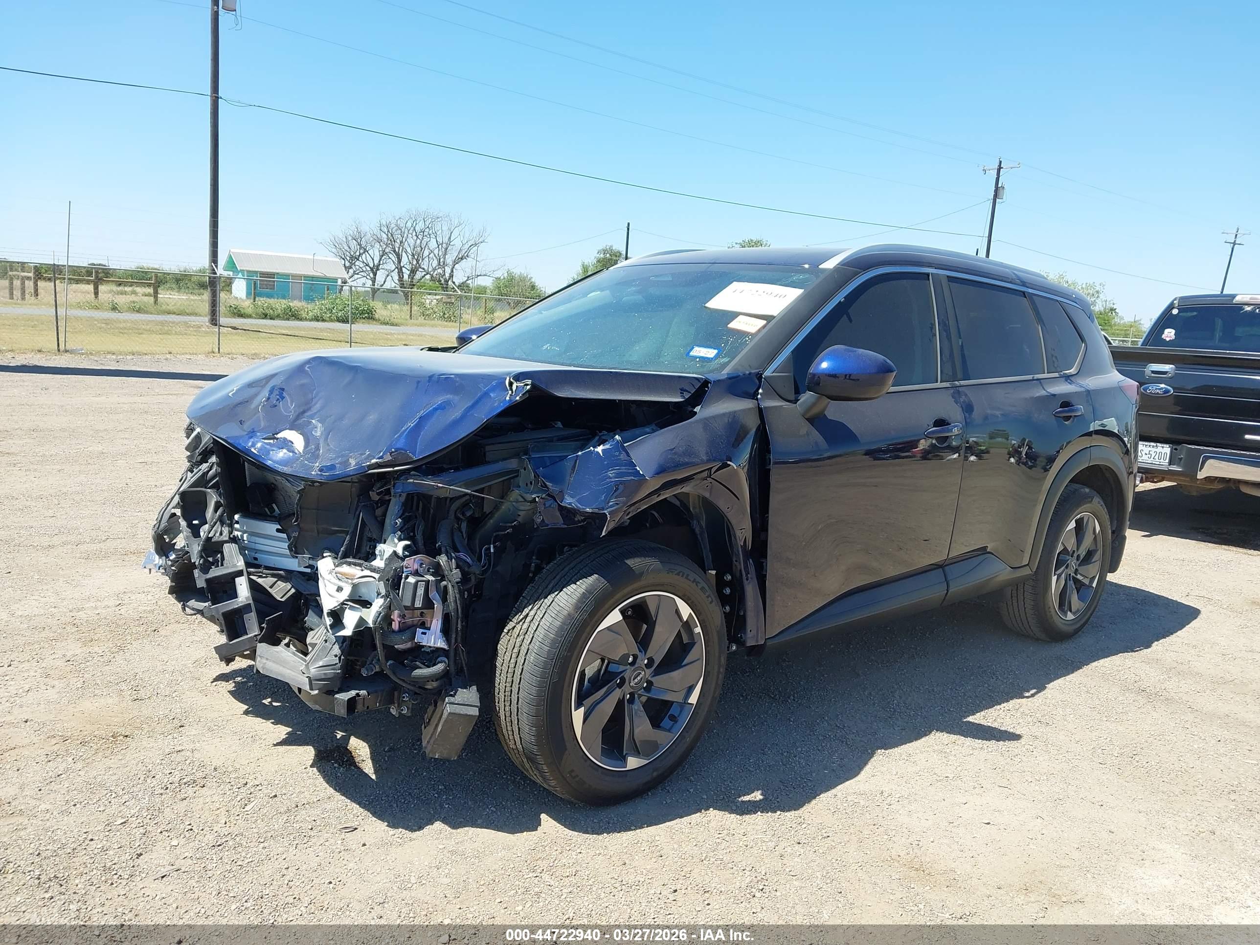 NISSAN ROGUE image 2