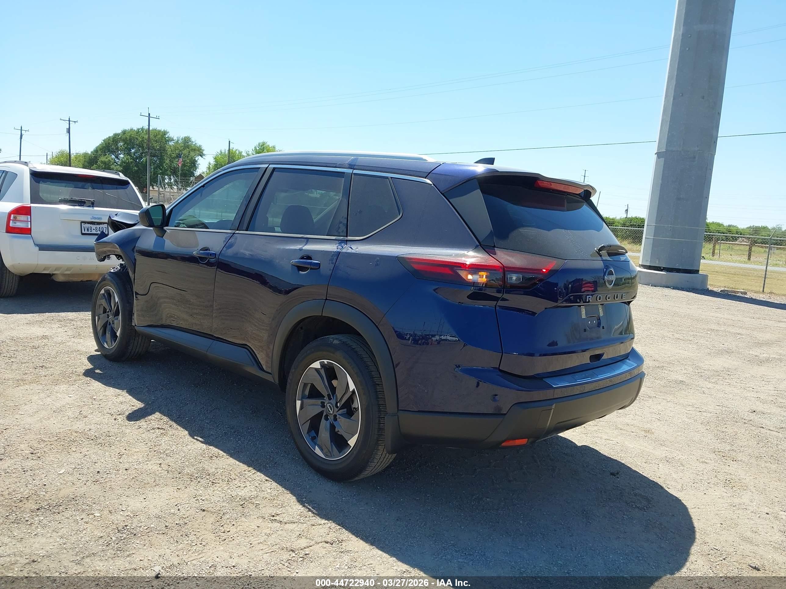 NISSAN ROGUE image 3