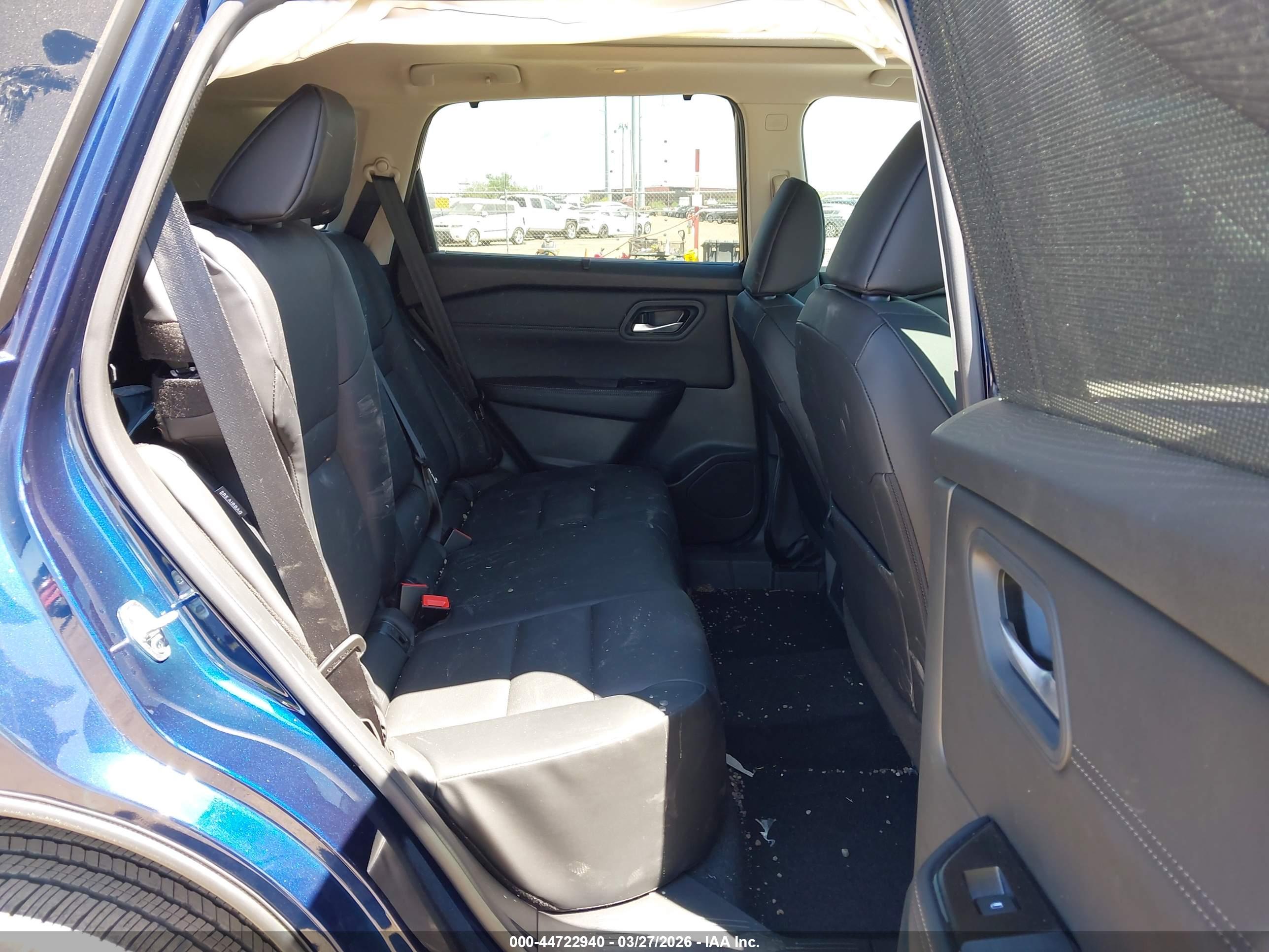 NISSAN ROGUE image 8