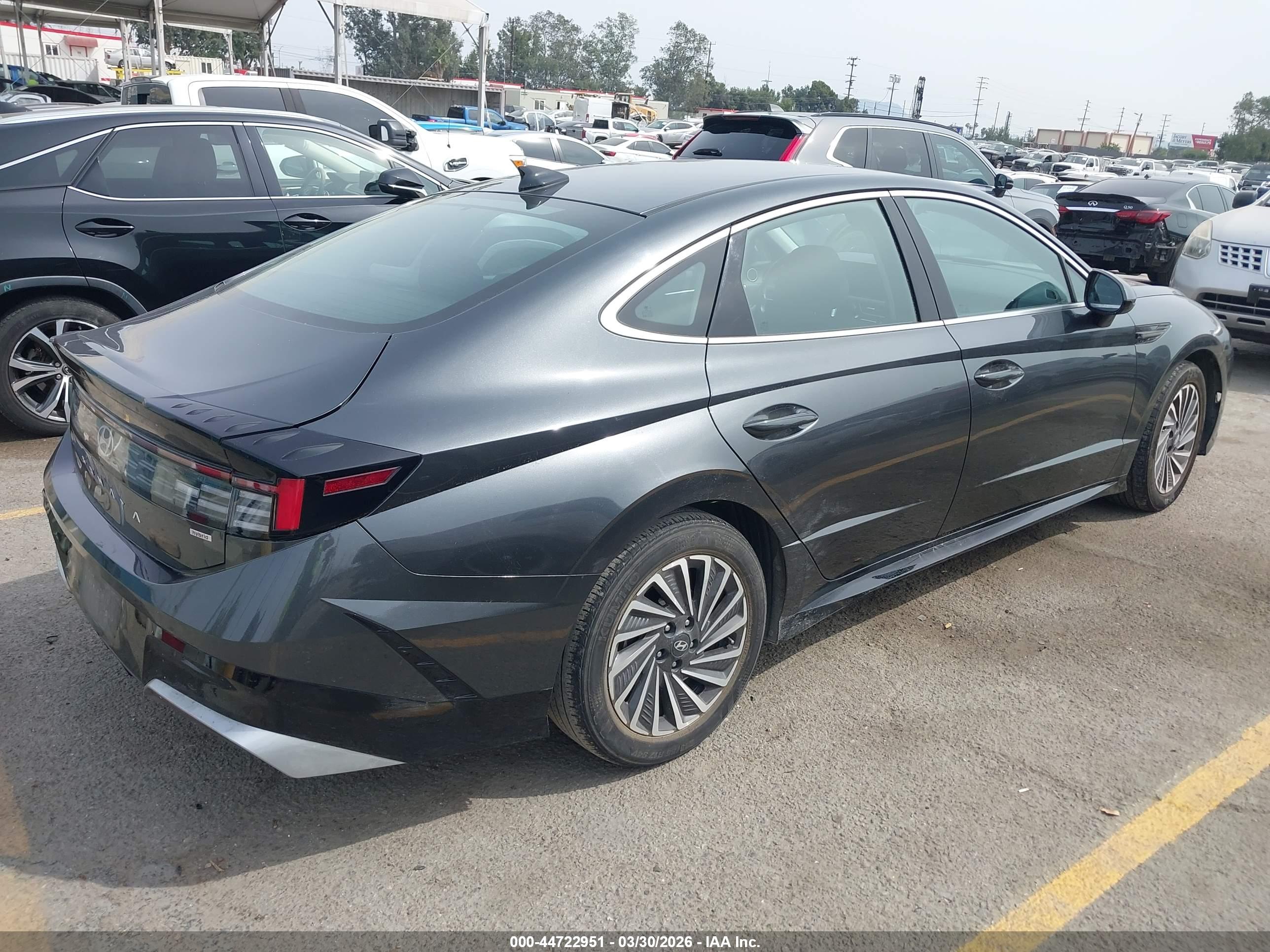 HYUNDAI SONATA image 4