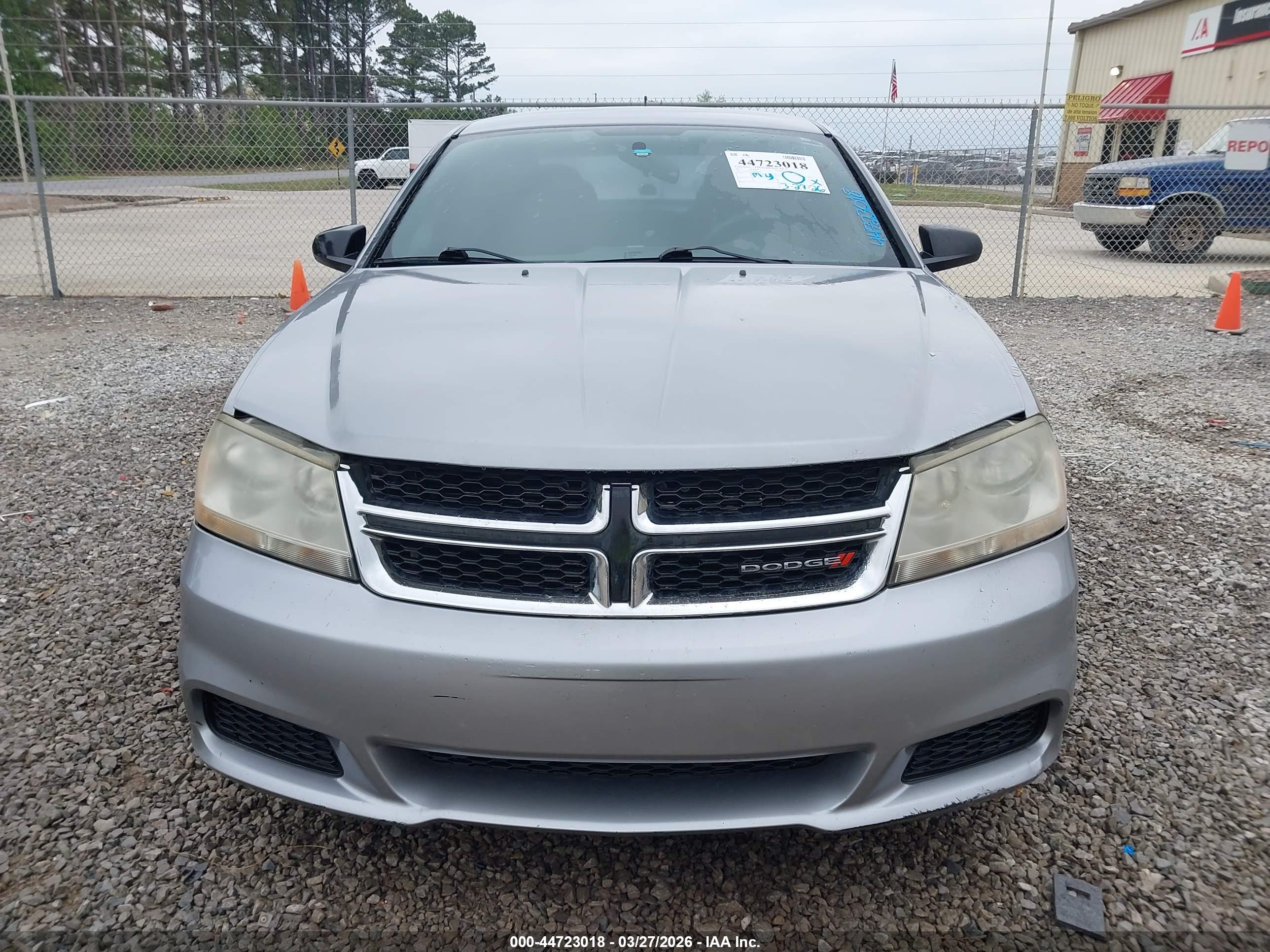 DODGE AVENGER image 6