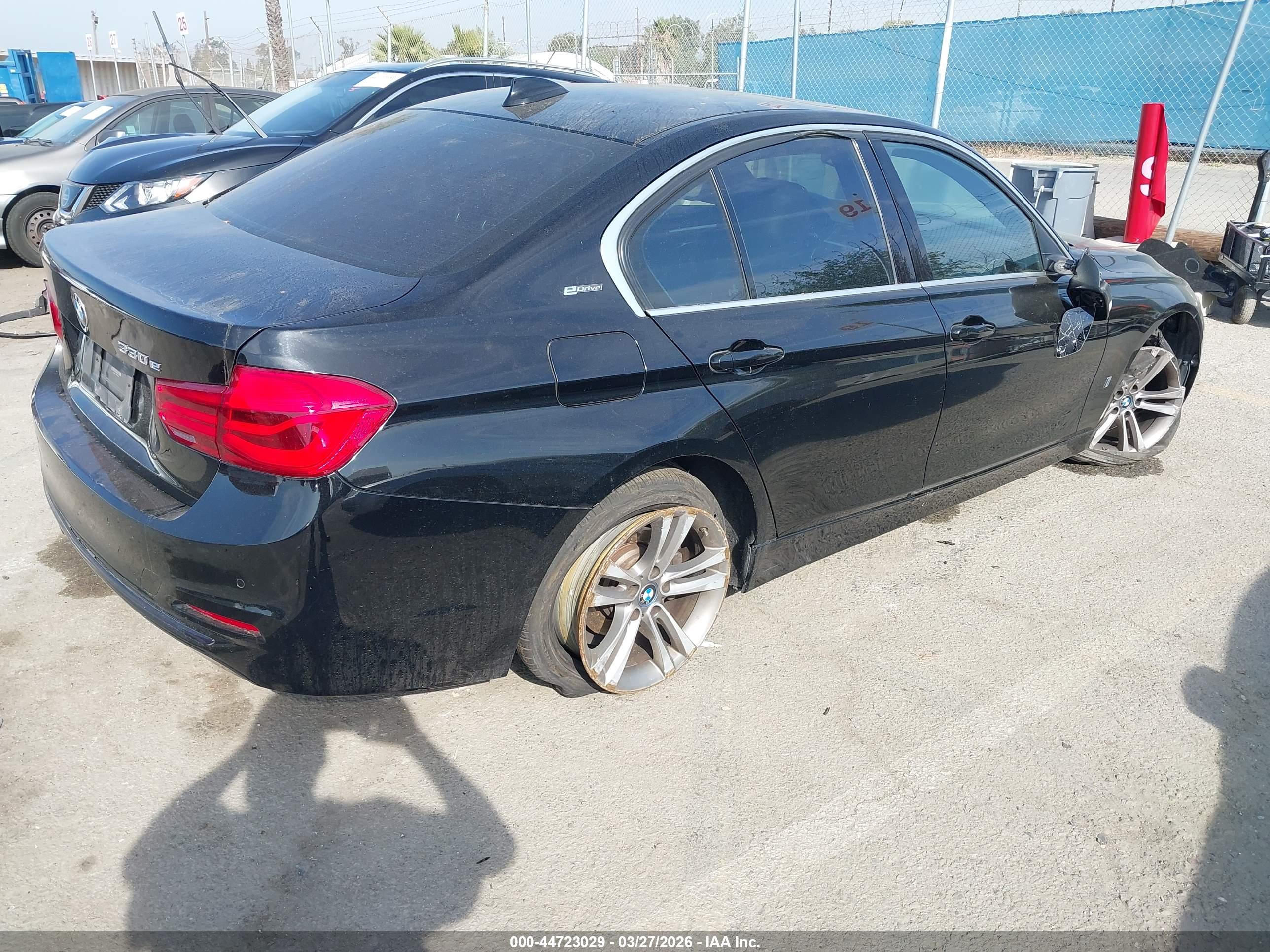 BMW 330E image 4