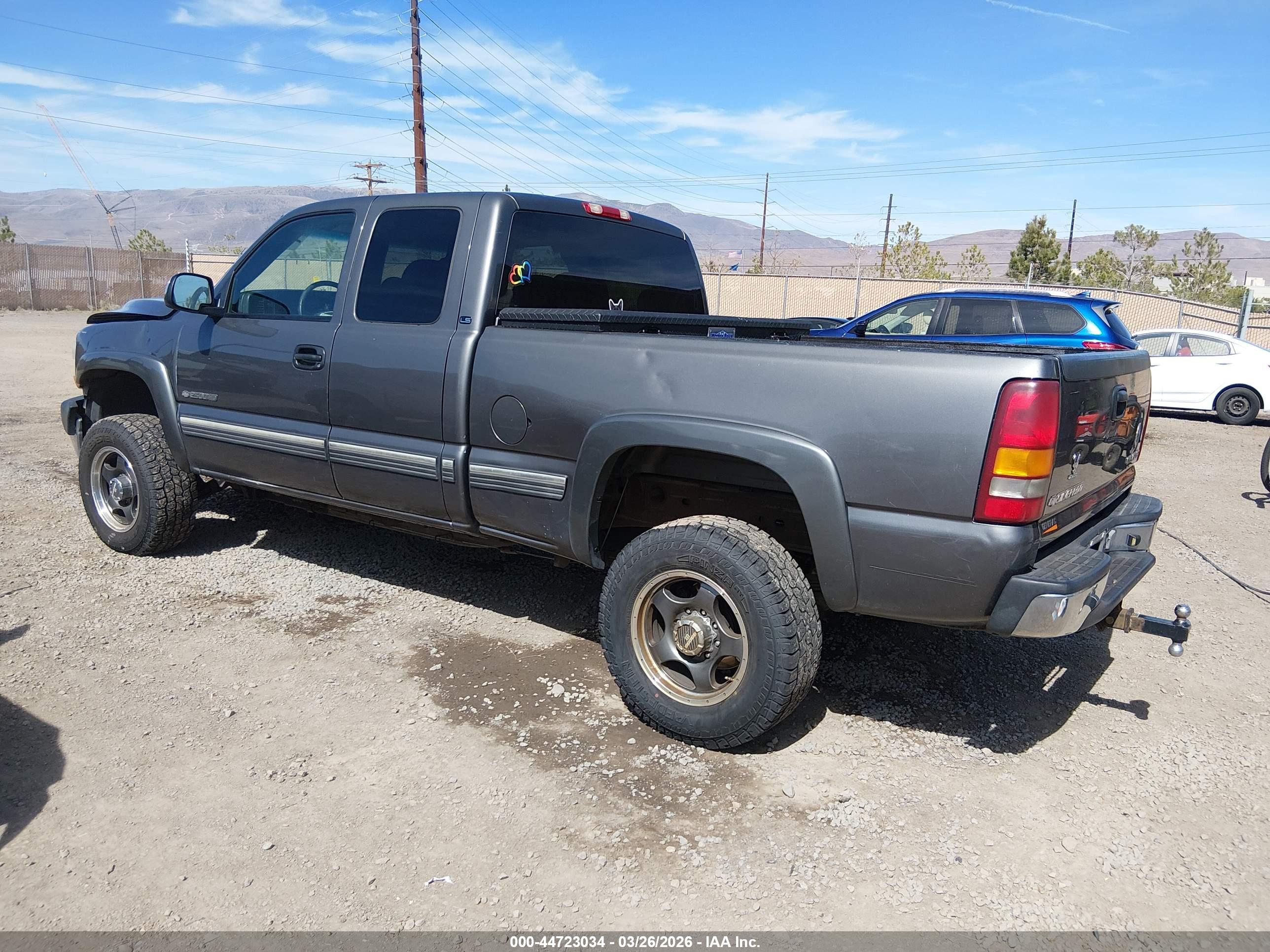CHEVROLET SILVERADO image 3