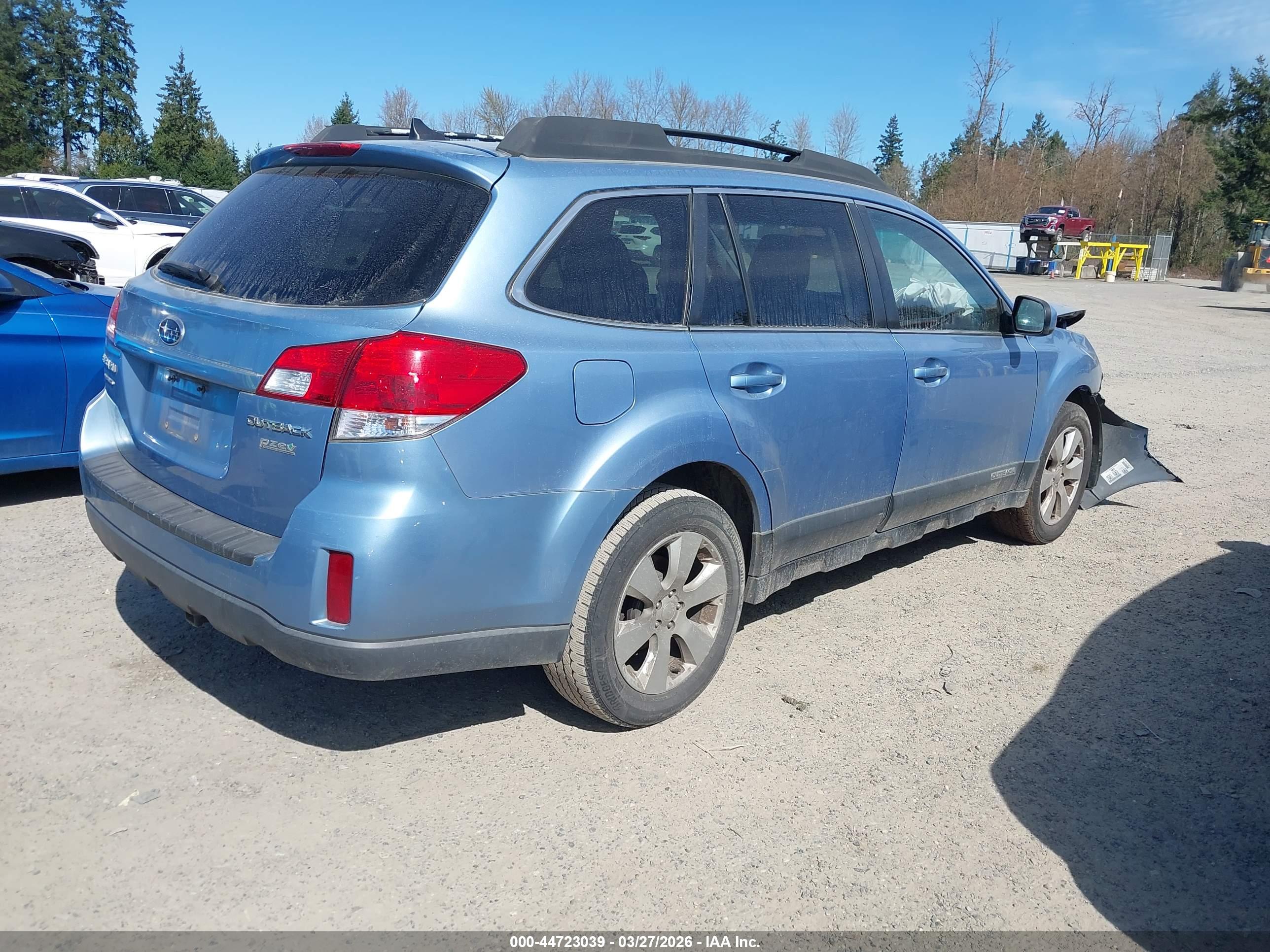 SUBARU OUTBACK image 4