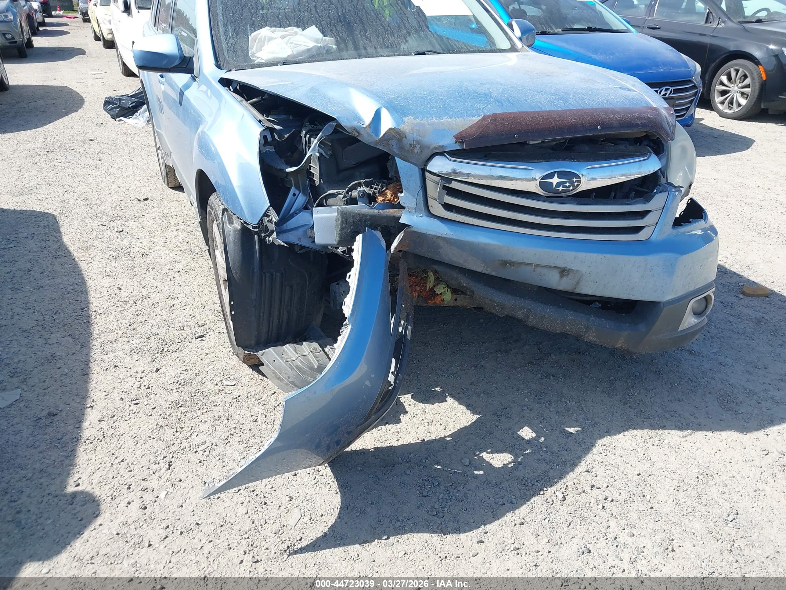 SUBARU OUTBACK image 6
