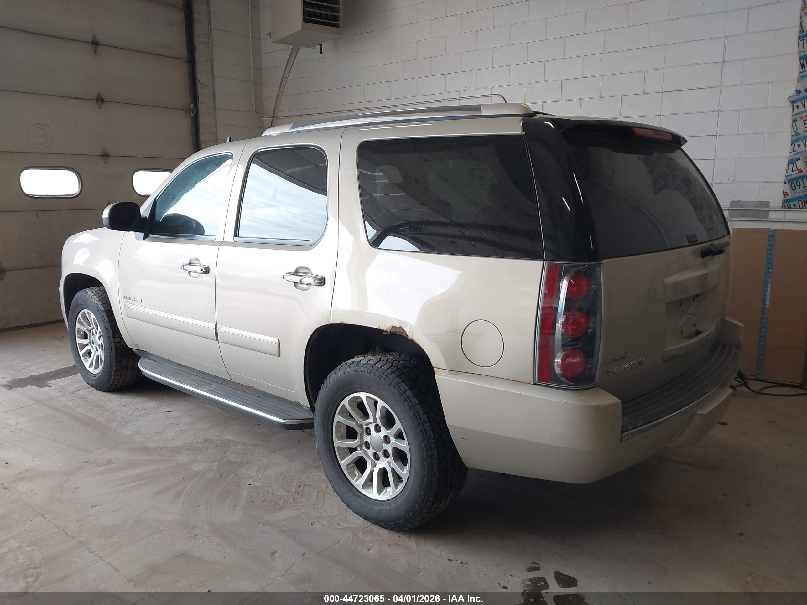 GMC YUKON image 3