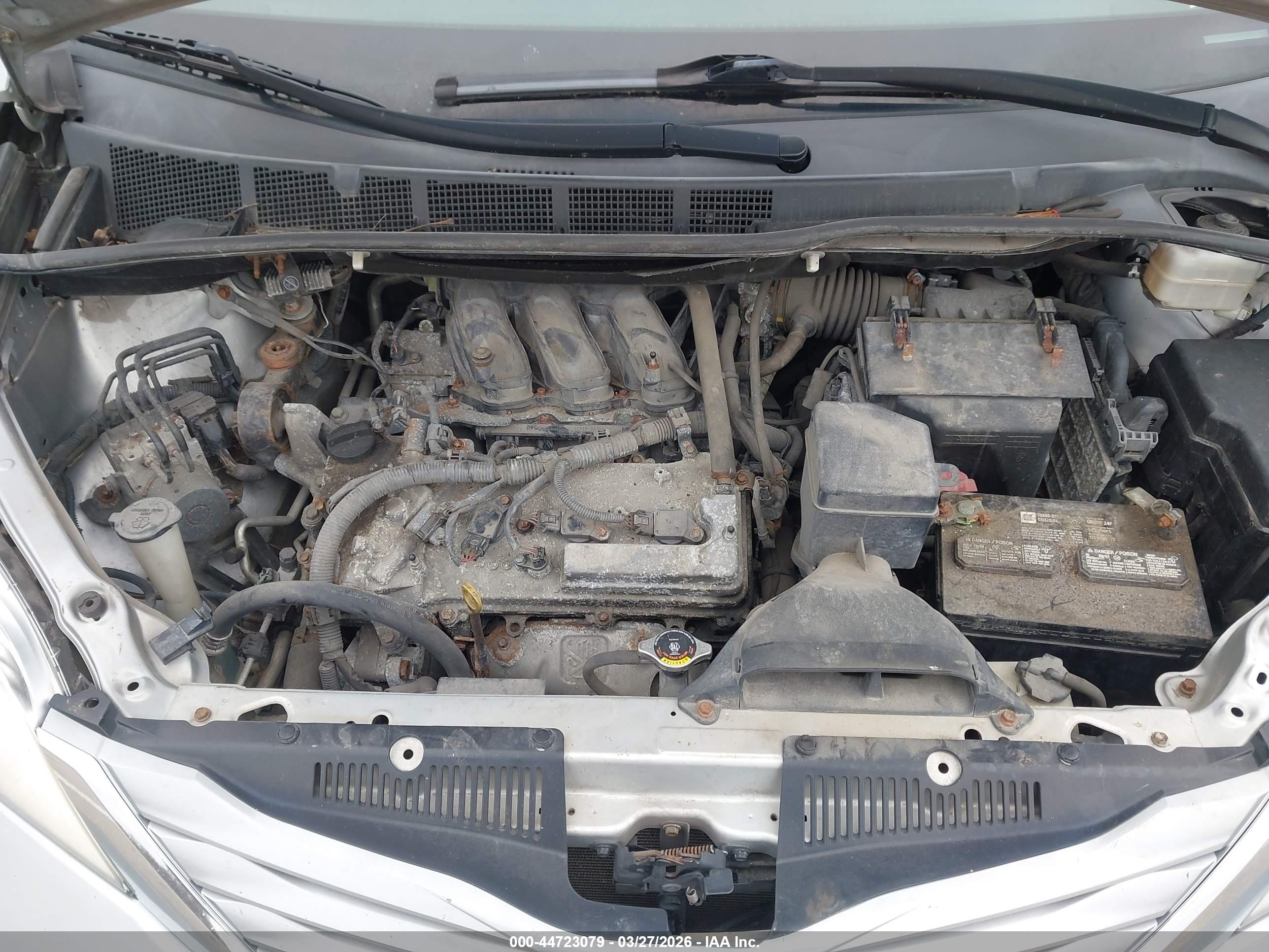 TOYOTA SIENNA image 10