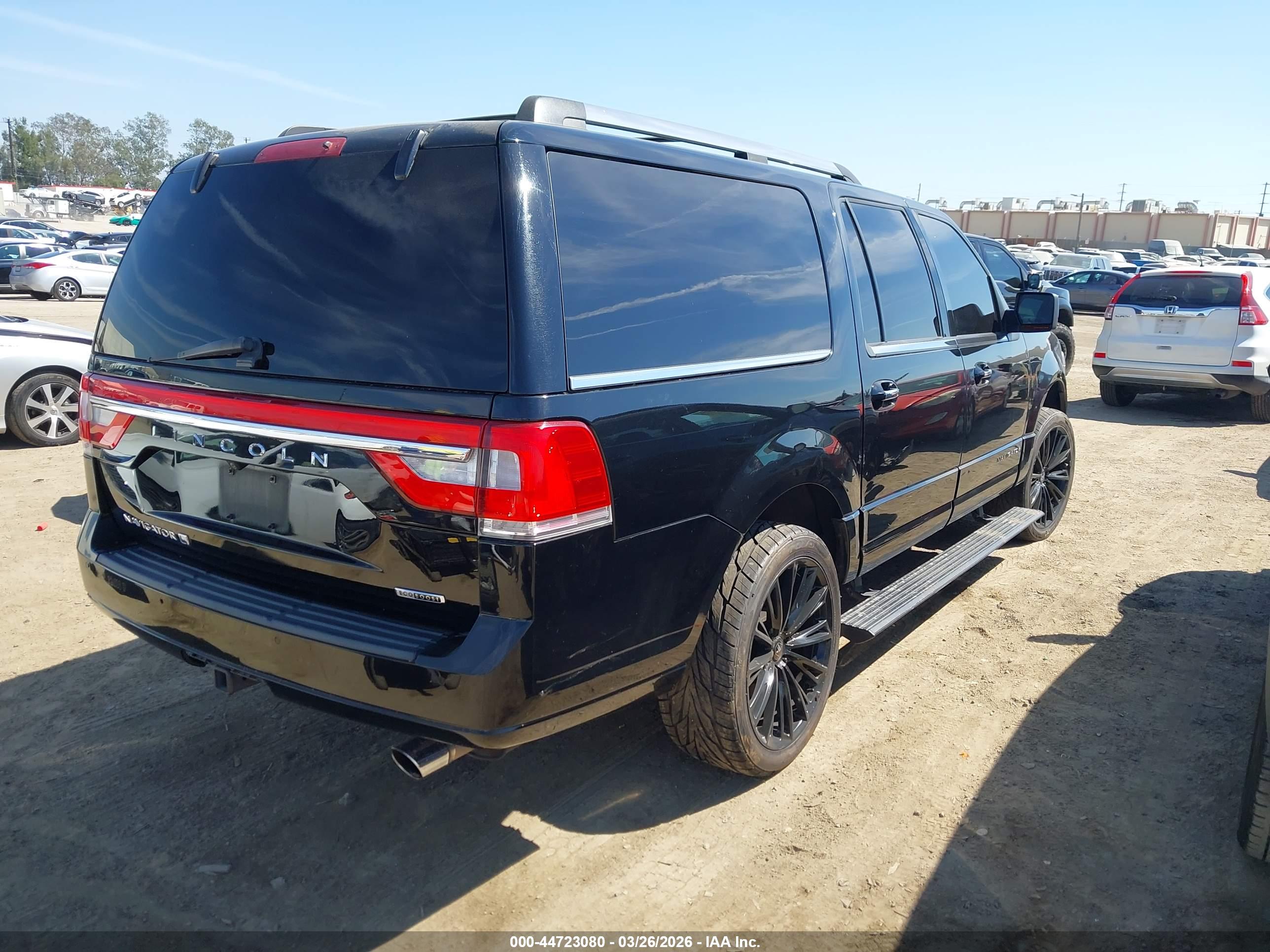 LINCOLN NAVIGATOR image 4