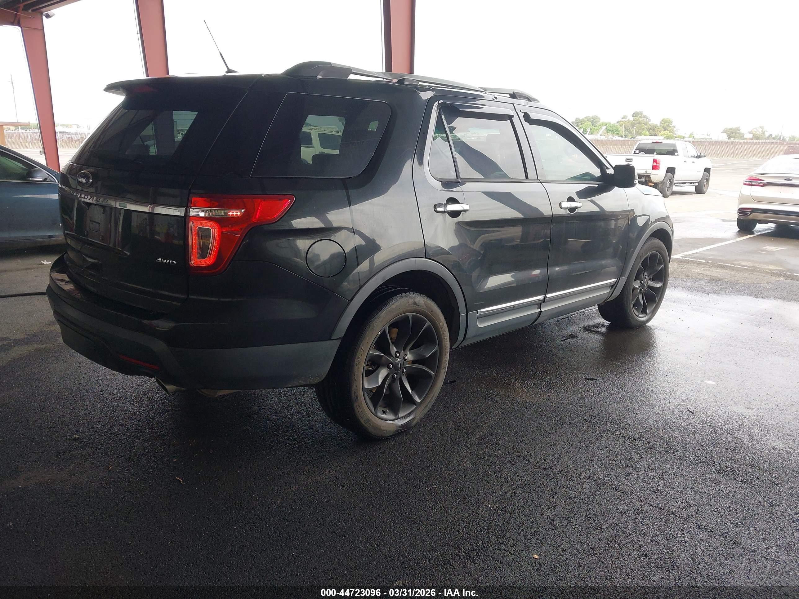 FORD EXPLORER image 4