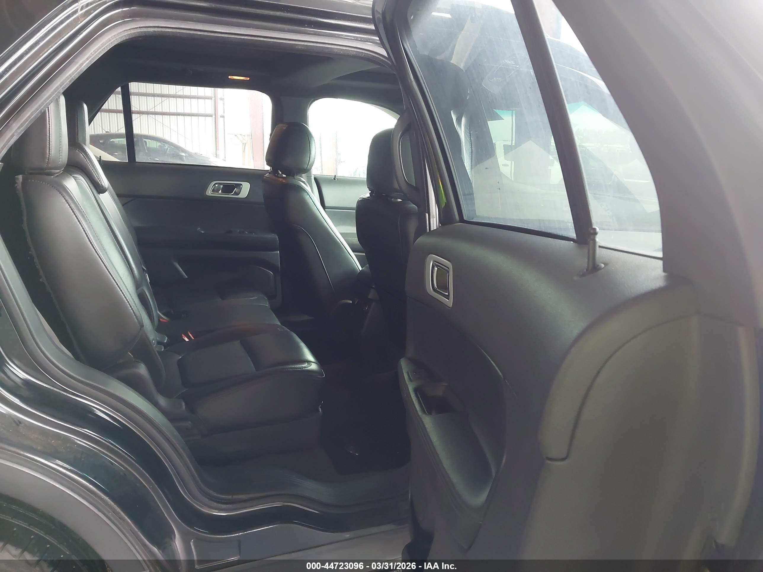 FORD EXPLORER image 8