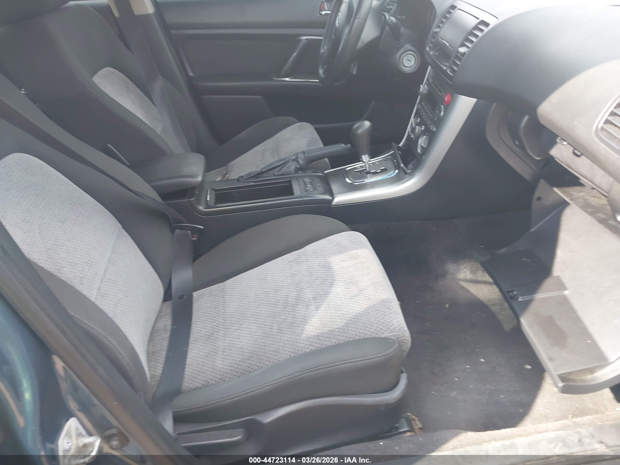 SUBARU OUTBACK image 5