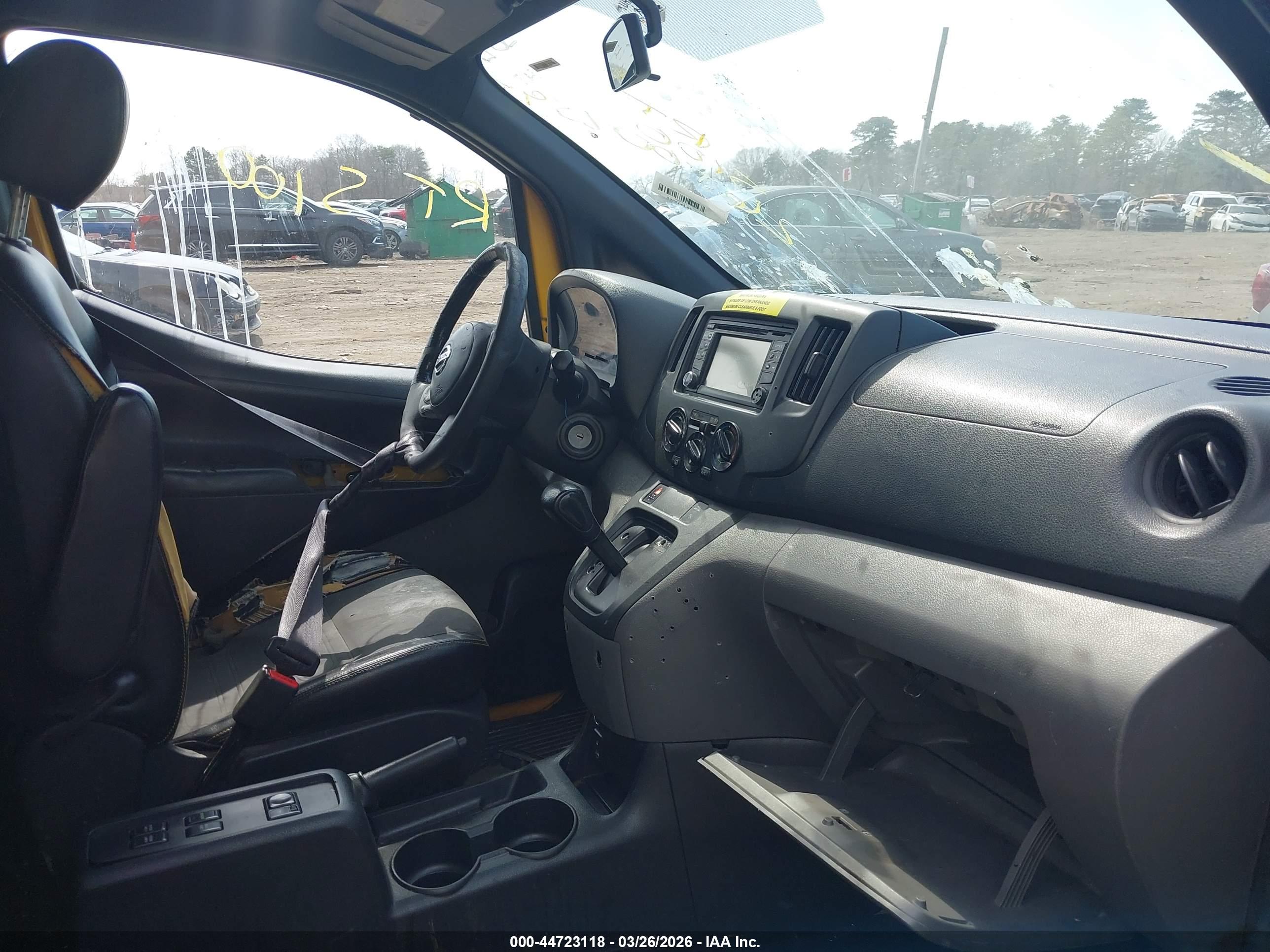 NISSAN NV200 image 5