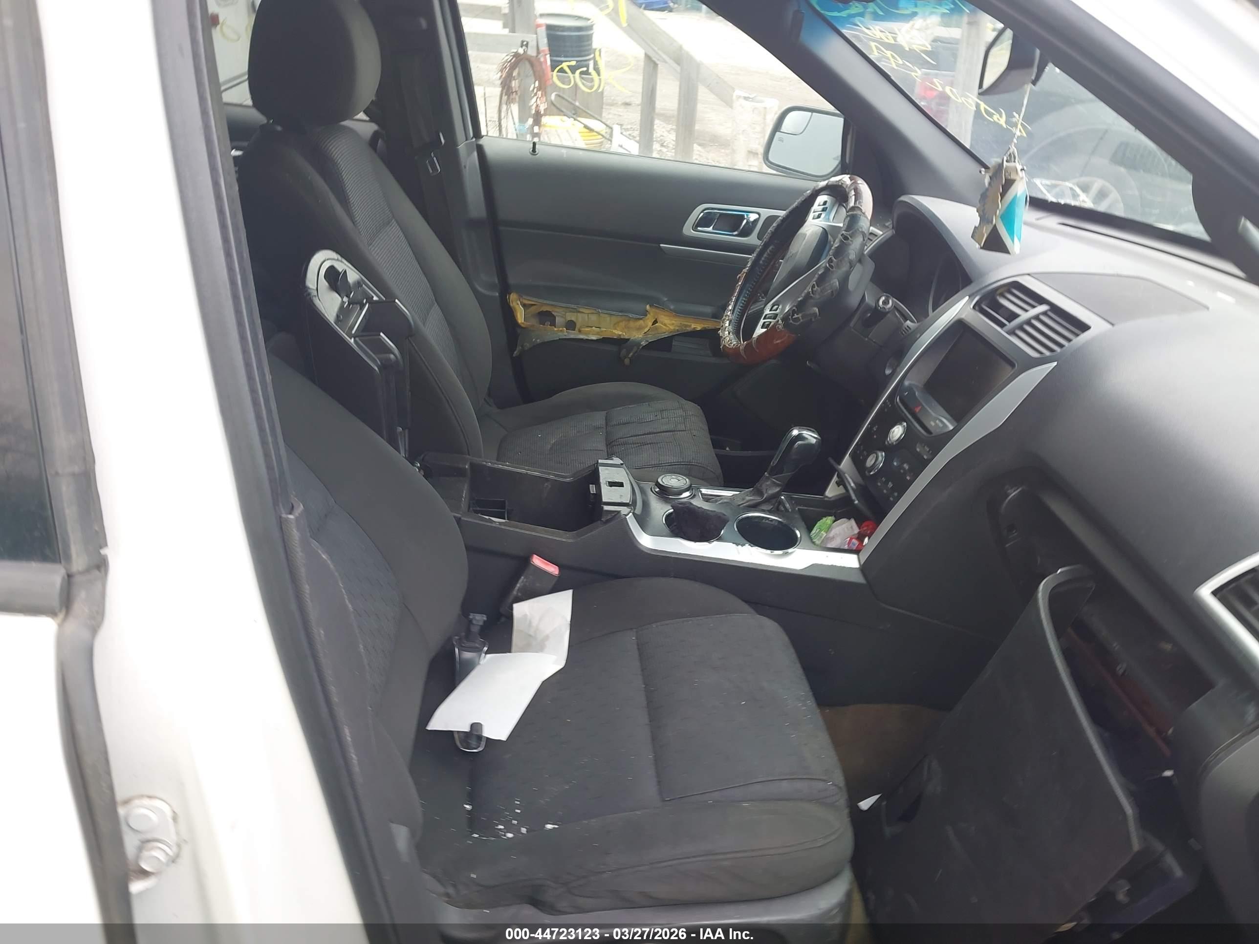 FORD EXPLORER image 5