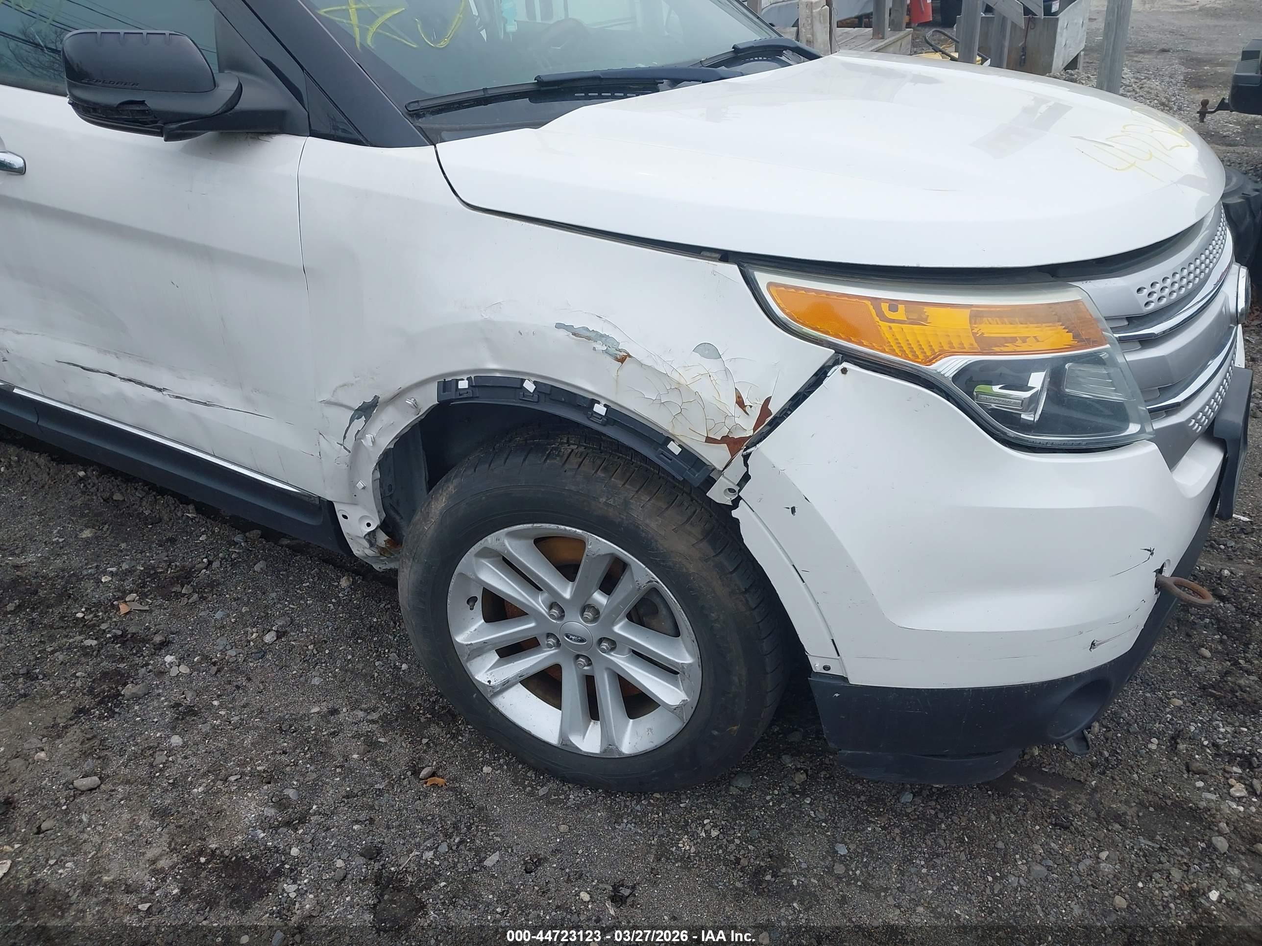 FORD EXPLORER image 6