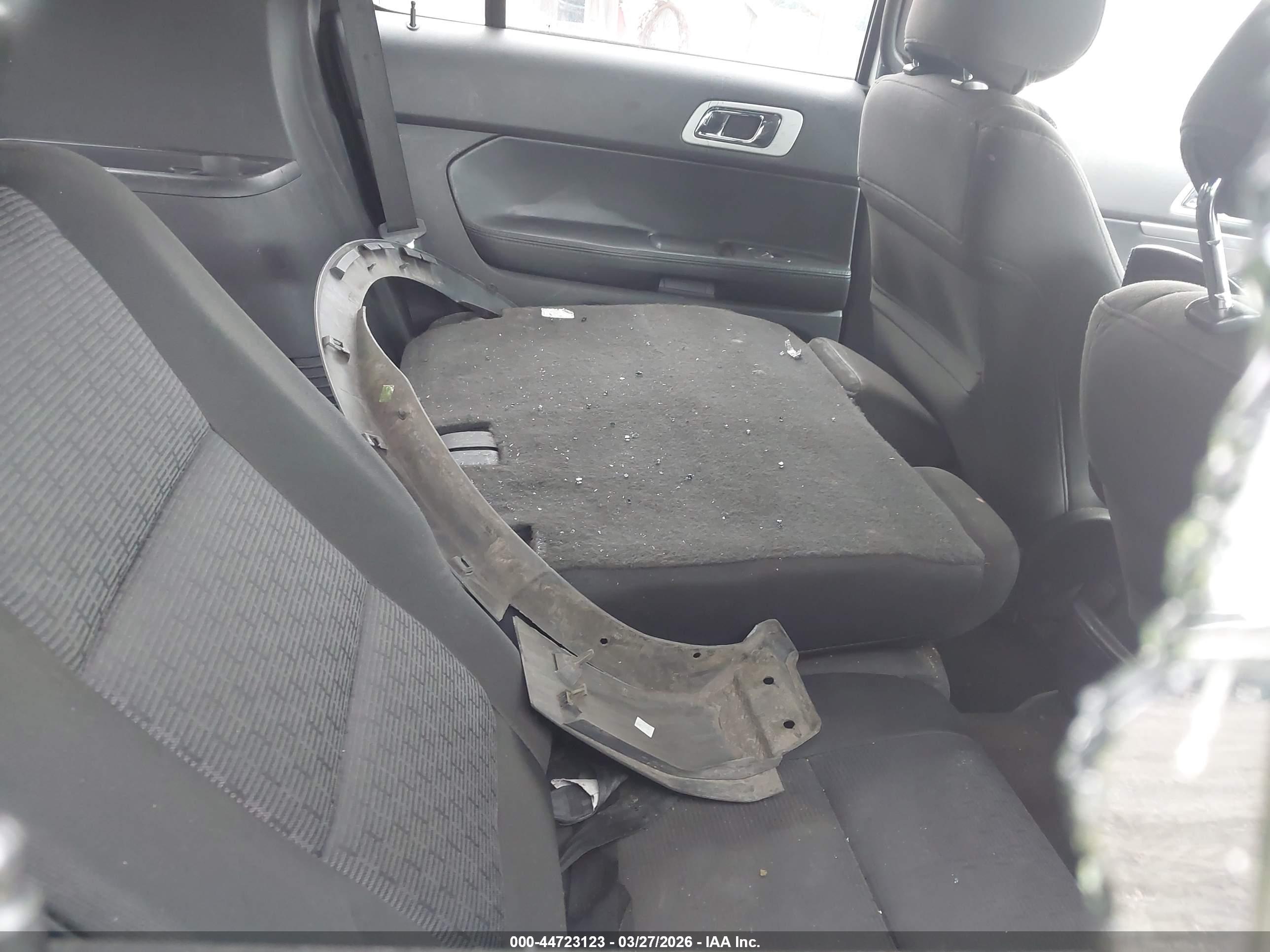 FORD EXPLORER image 8