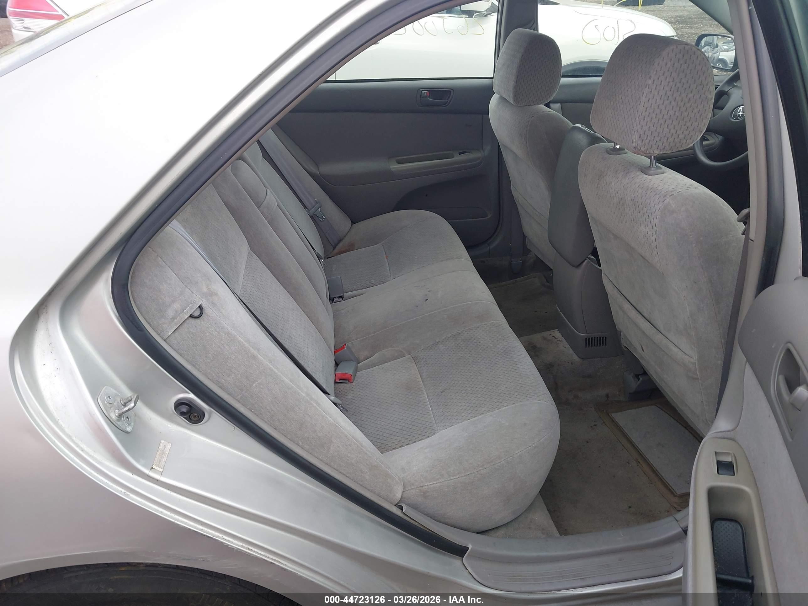 TOYOTA CAMRY image 8