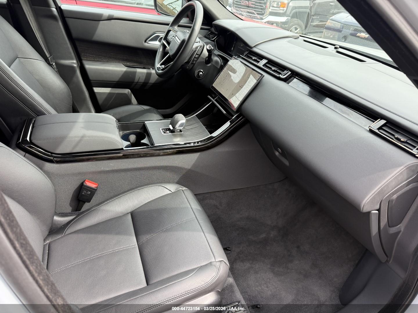 LAND ROVER image 5