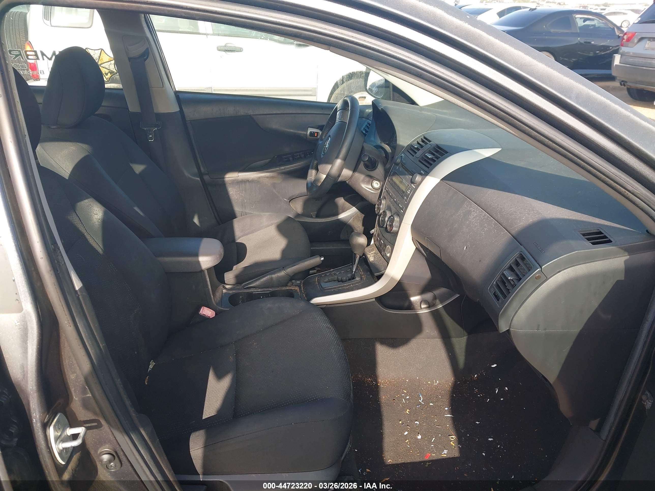 TOYOTA COROLLA image 5