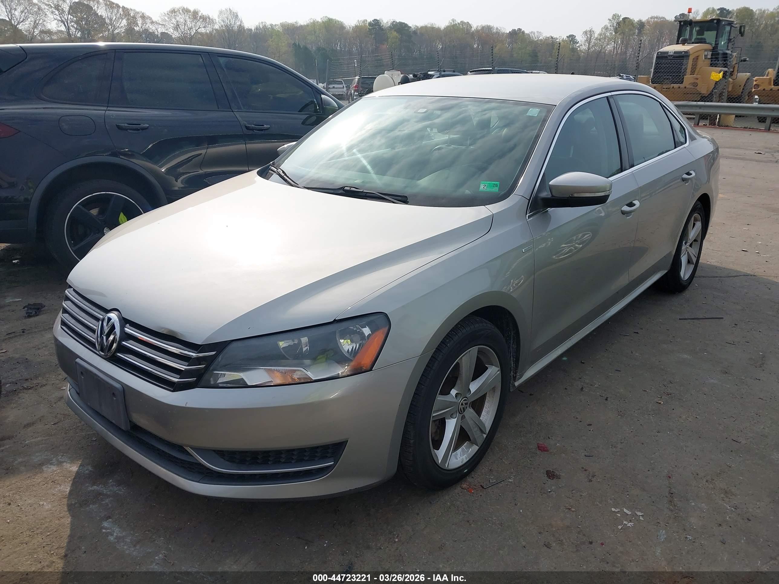 VOLKSWAGEN PASSAT image 2