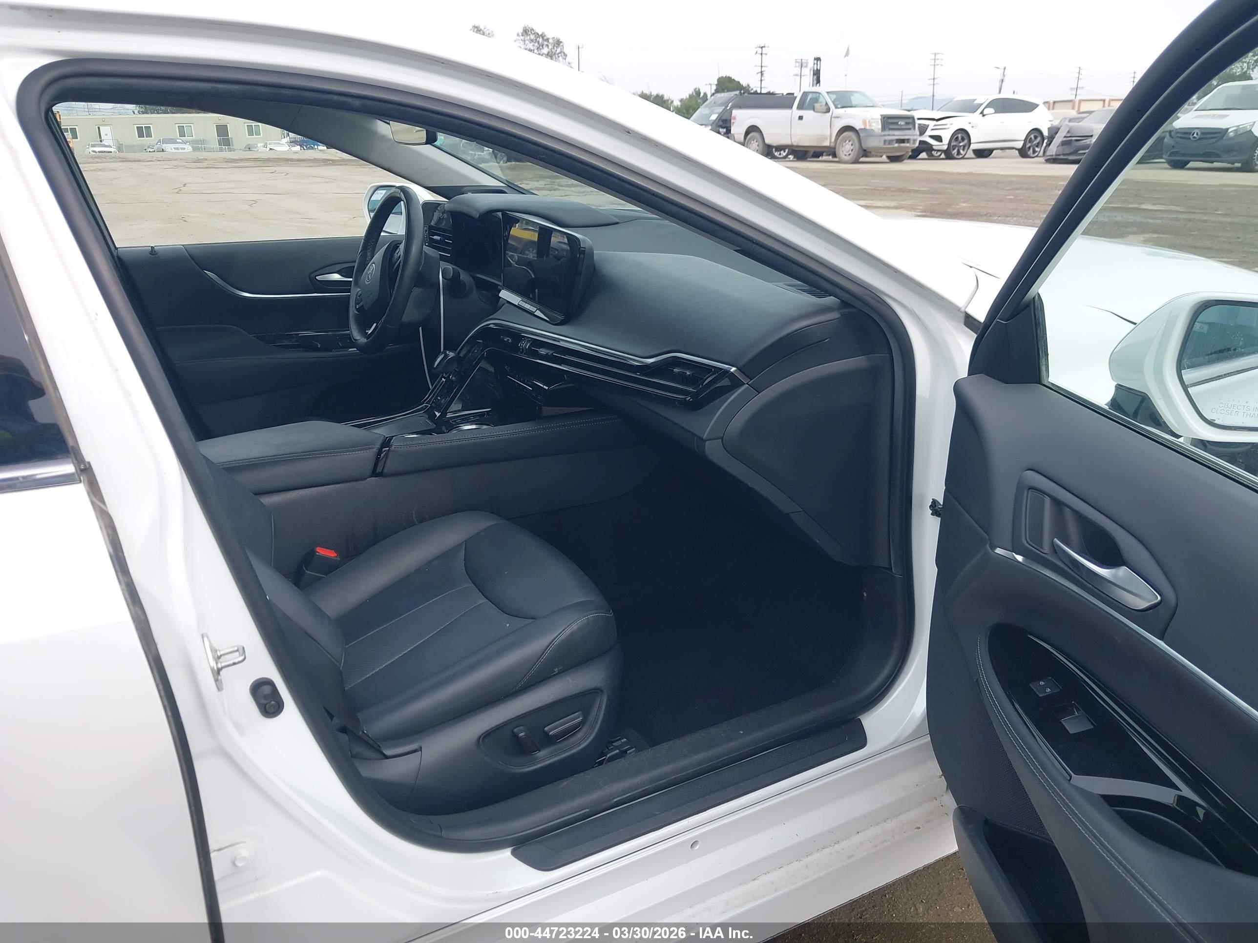 TOYOTA MIRAI image 5