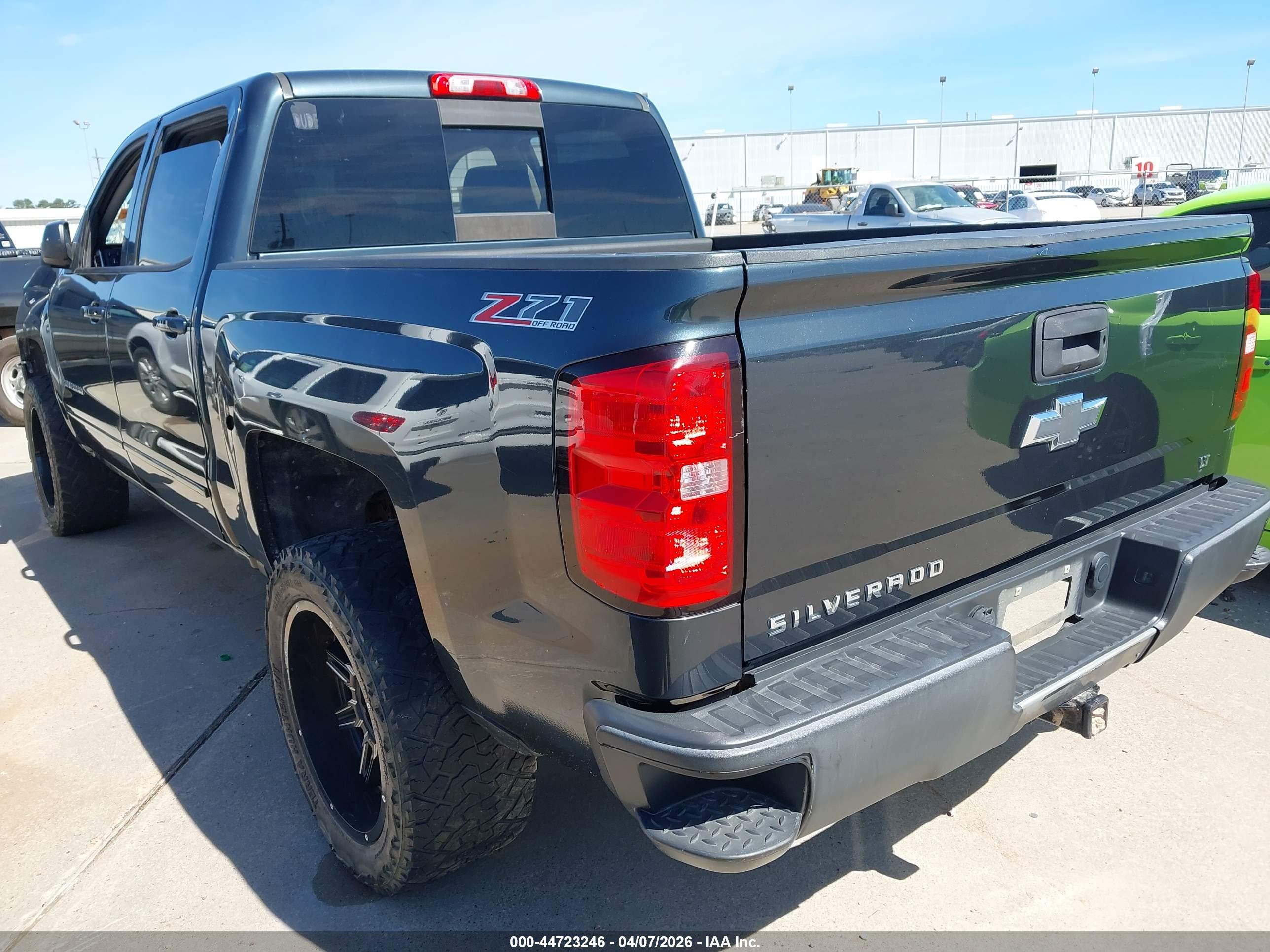 CHEVROLET SILVERADO image 3