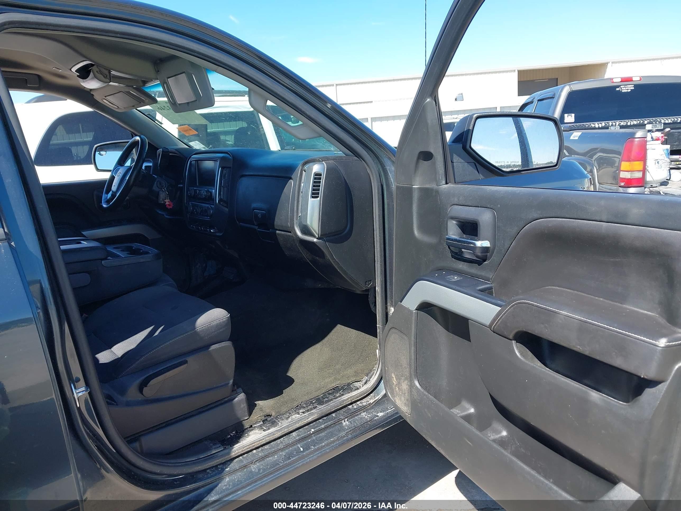 CHEVROLET SILVERADO image 5