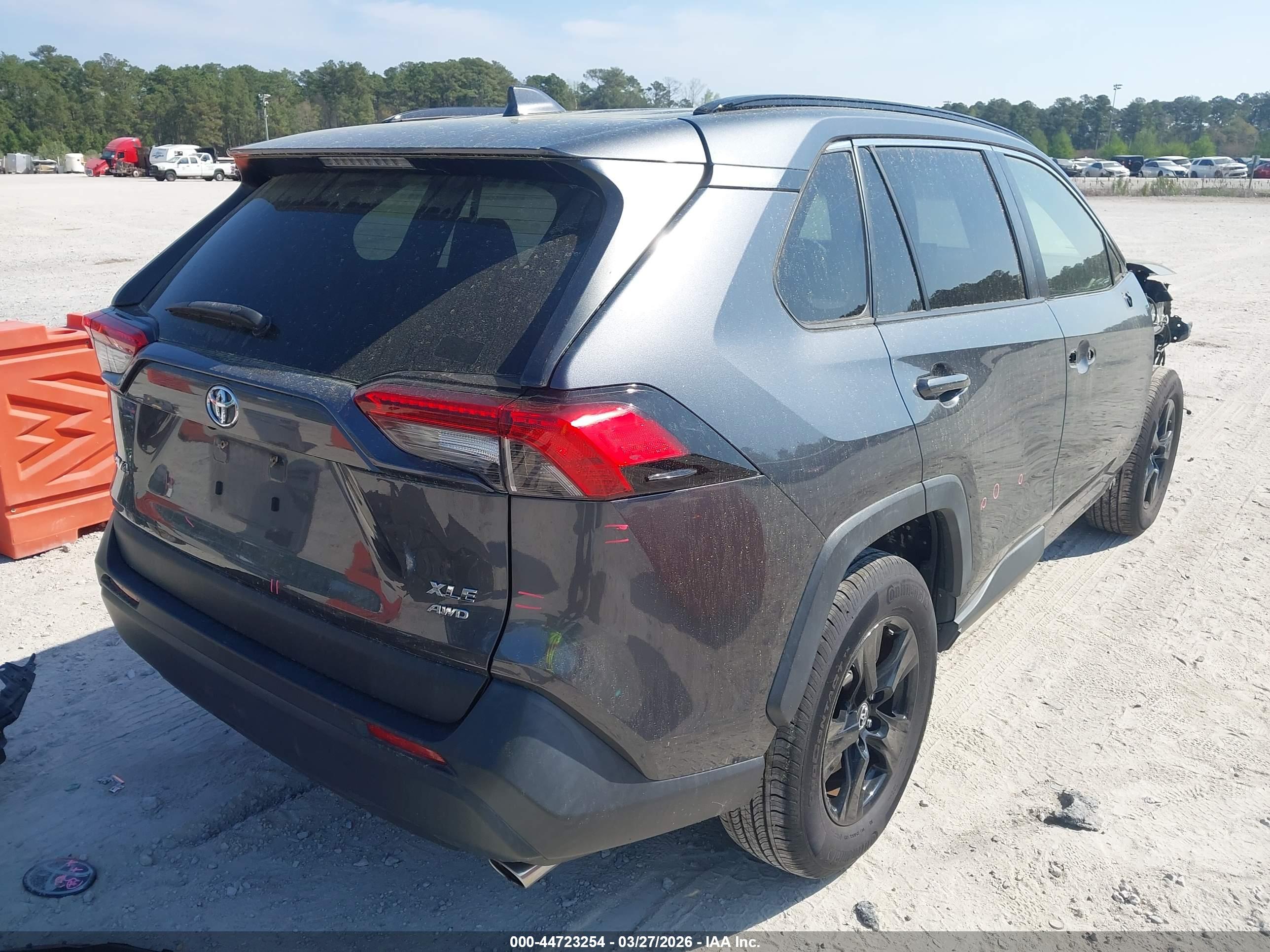TOYOTA RAV4 image 4